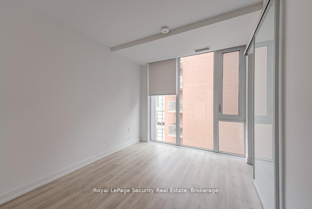 1 Bedroom Condo at 158 Front, Toronto For sale