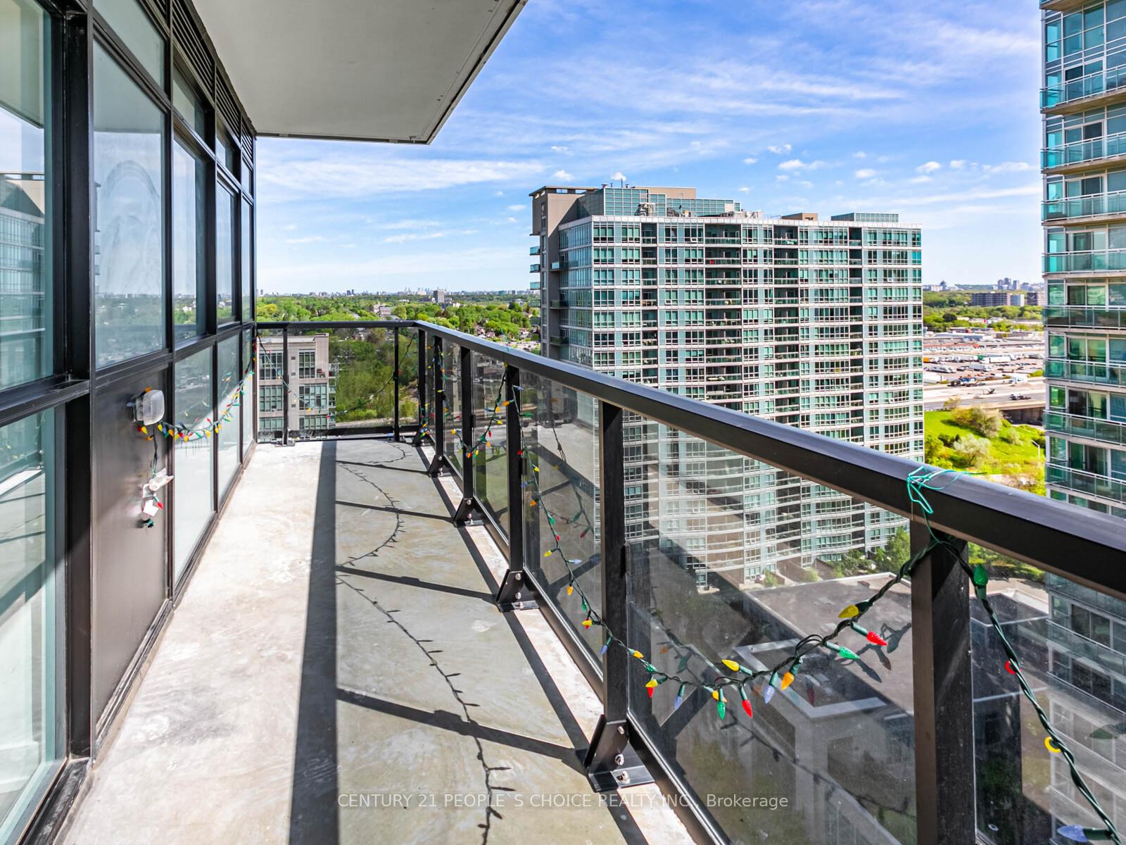 2 Bedrooms Condo at 251 Manitoba, Toronto For sale