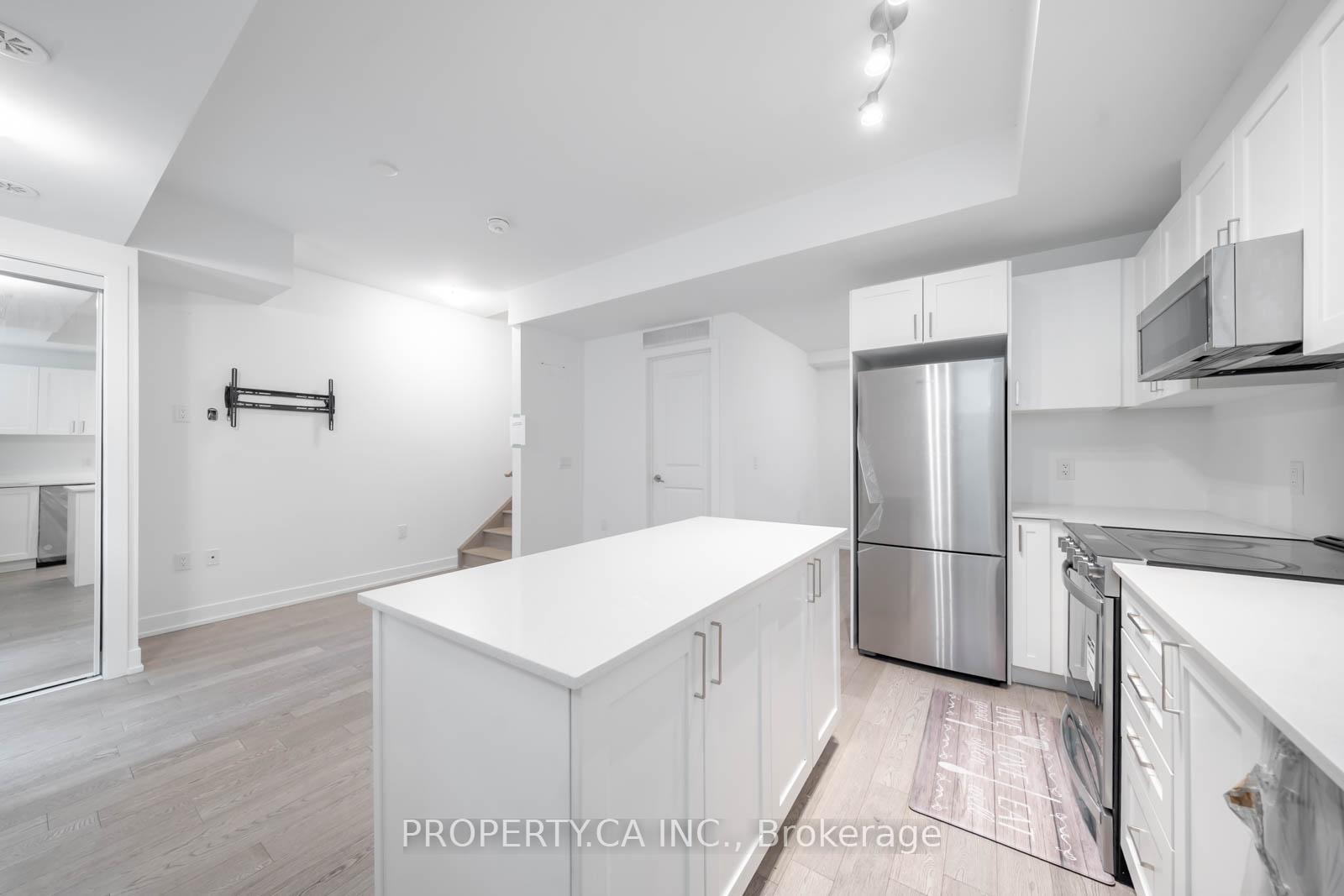 2 Bedrooms Condo at 1115 Douglas McCurdy, Mississauga For sale