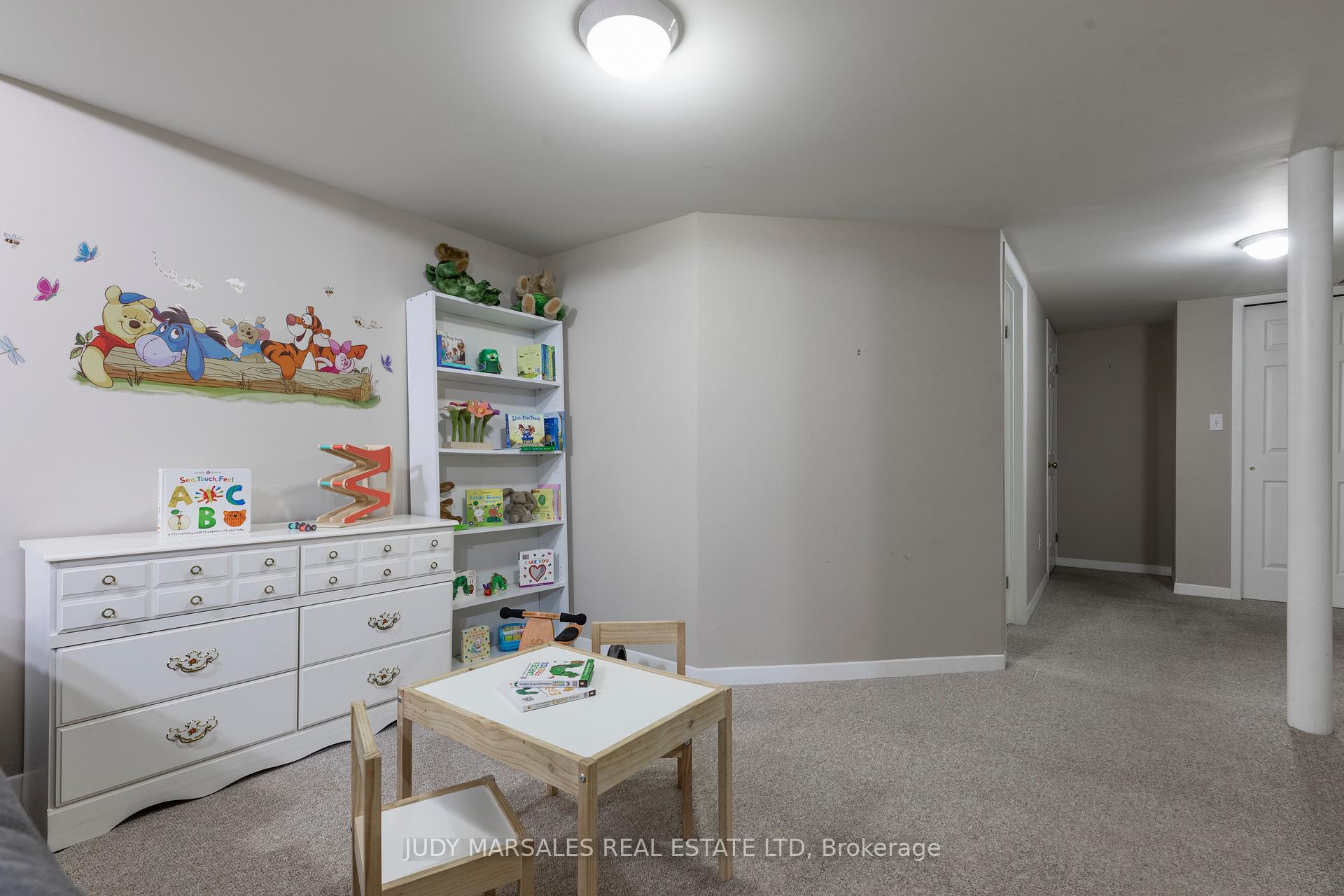 3 Bedrooms Condo at 3035 Glencrest, Burlington For sale