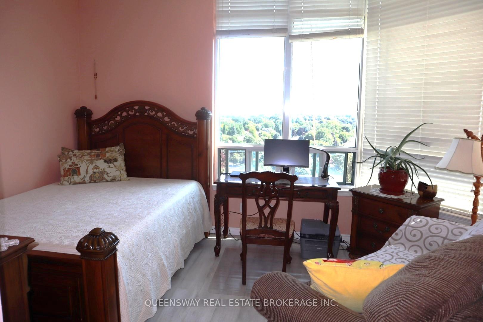 2 Bedrooms Condo at 1 Emerald, Vaughan For sale