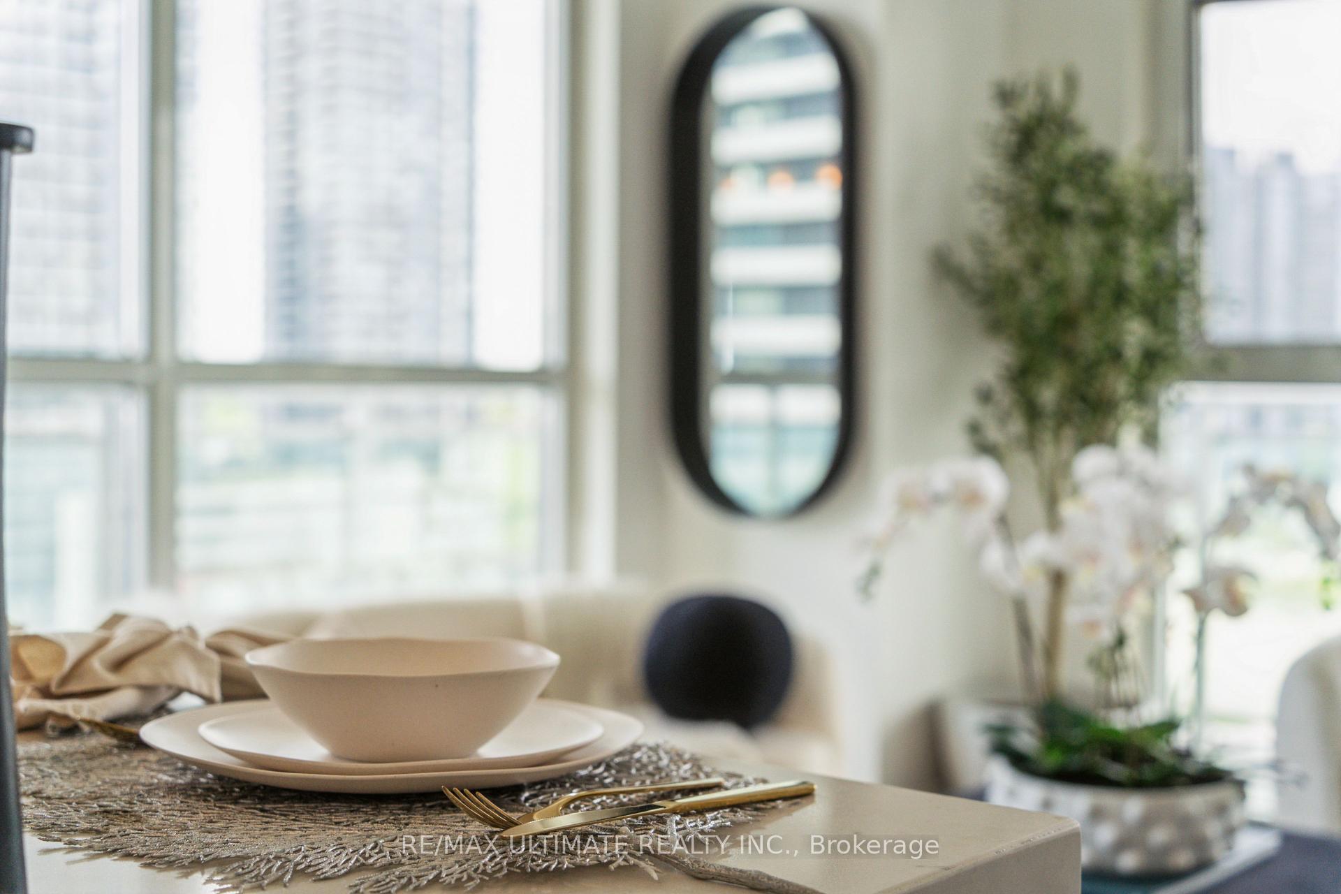 2 Bedrooms Condo at 33 Shore Breeze, Toronto For sale