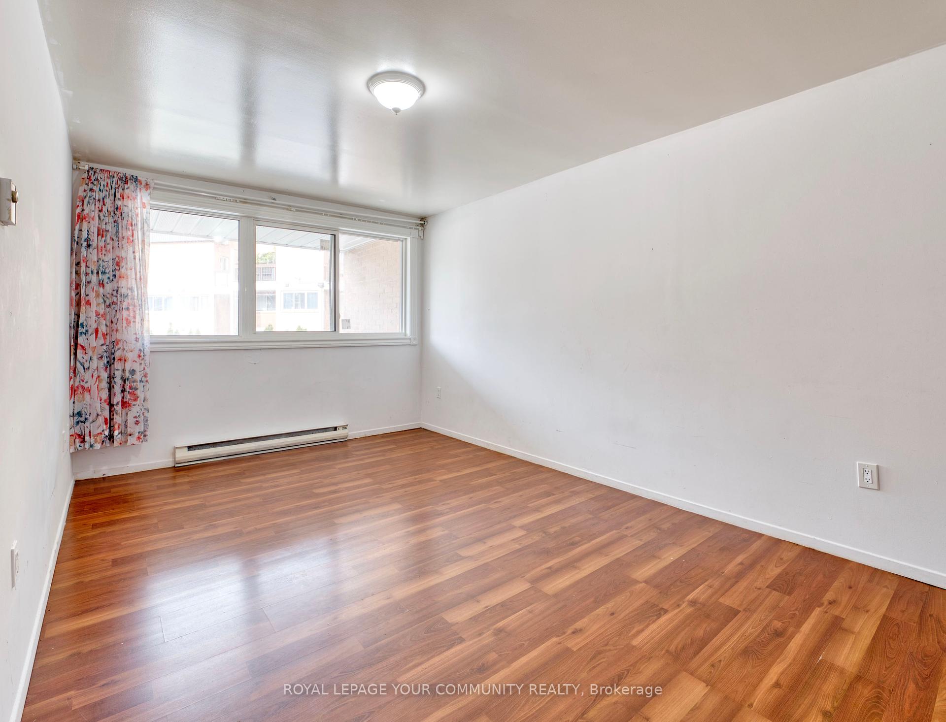 3 Bedrooms Condo at 100 Mornelle, Toronto For sale