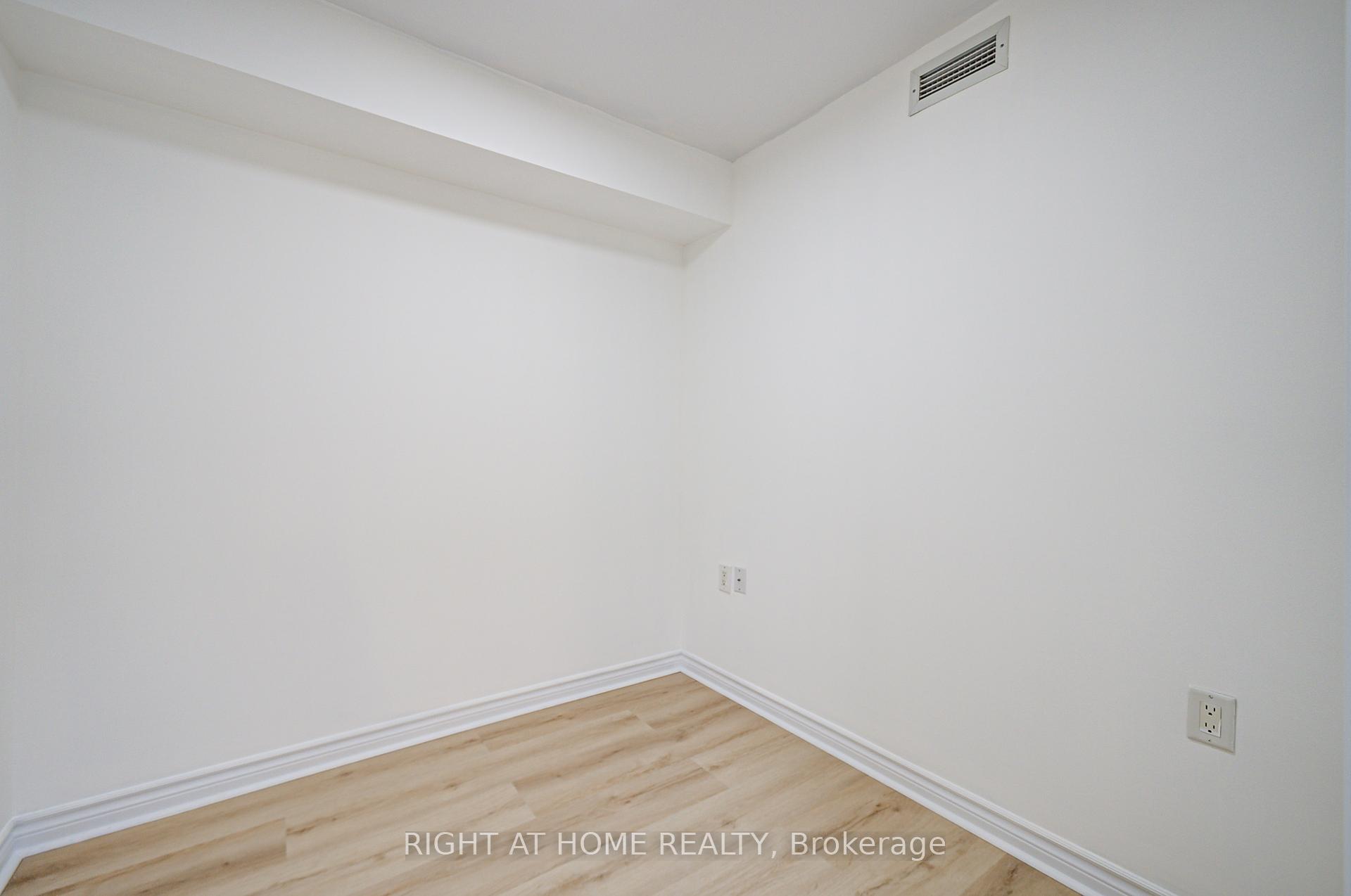 2 Bedrooms Condo at 3840 Bathurst, Toronto For sale