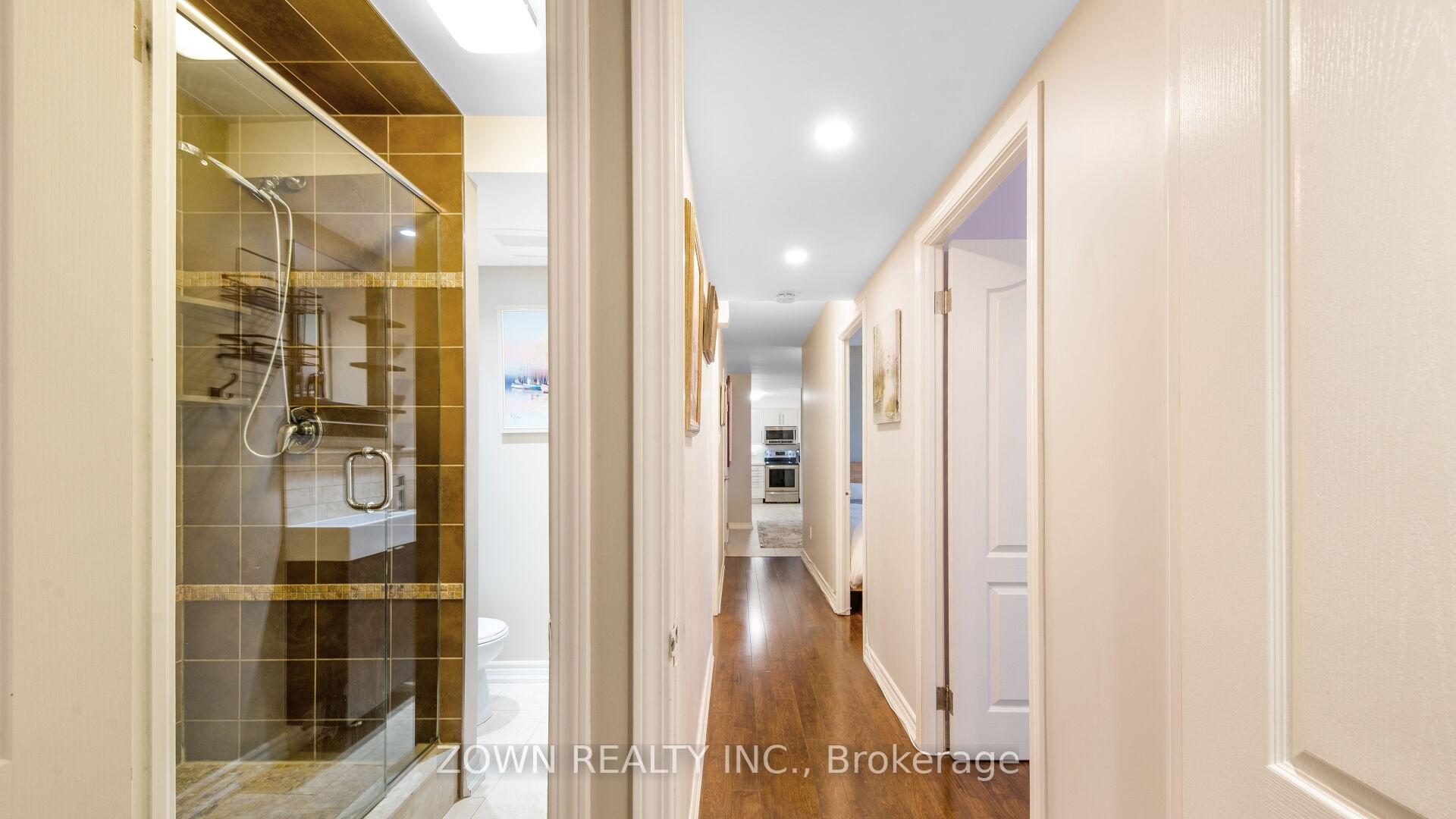 4 Bedrooms Condo at 10 Martha Eaton, Toronto For sale
