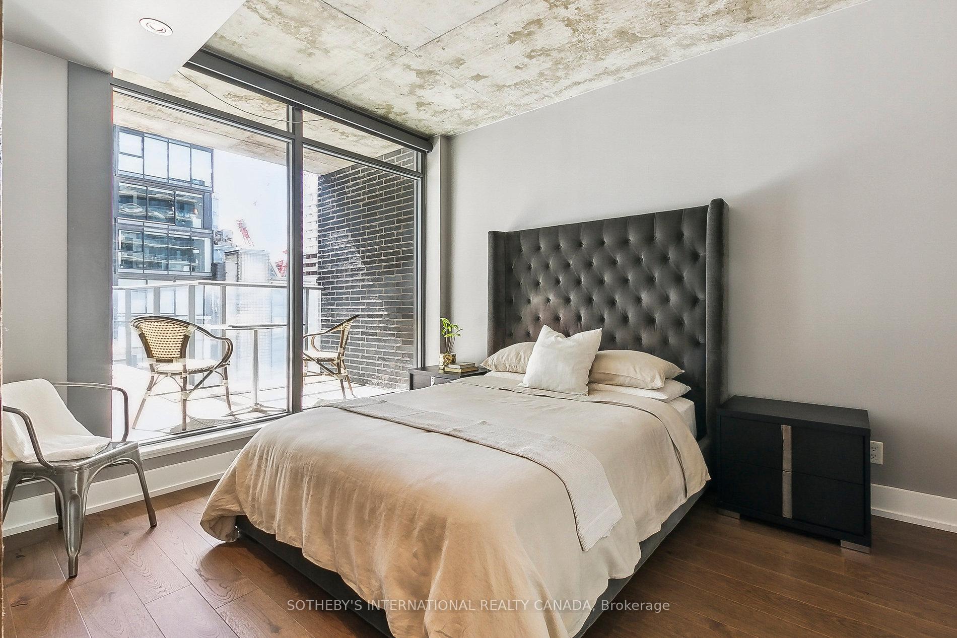2 Bedrooms Condo at 650 King, Toronto For sale