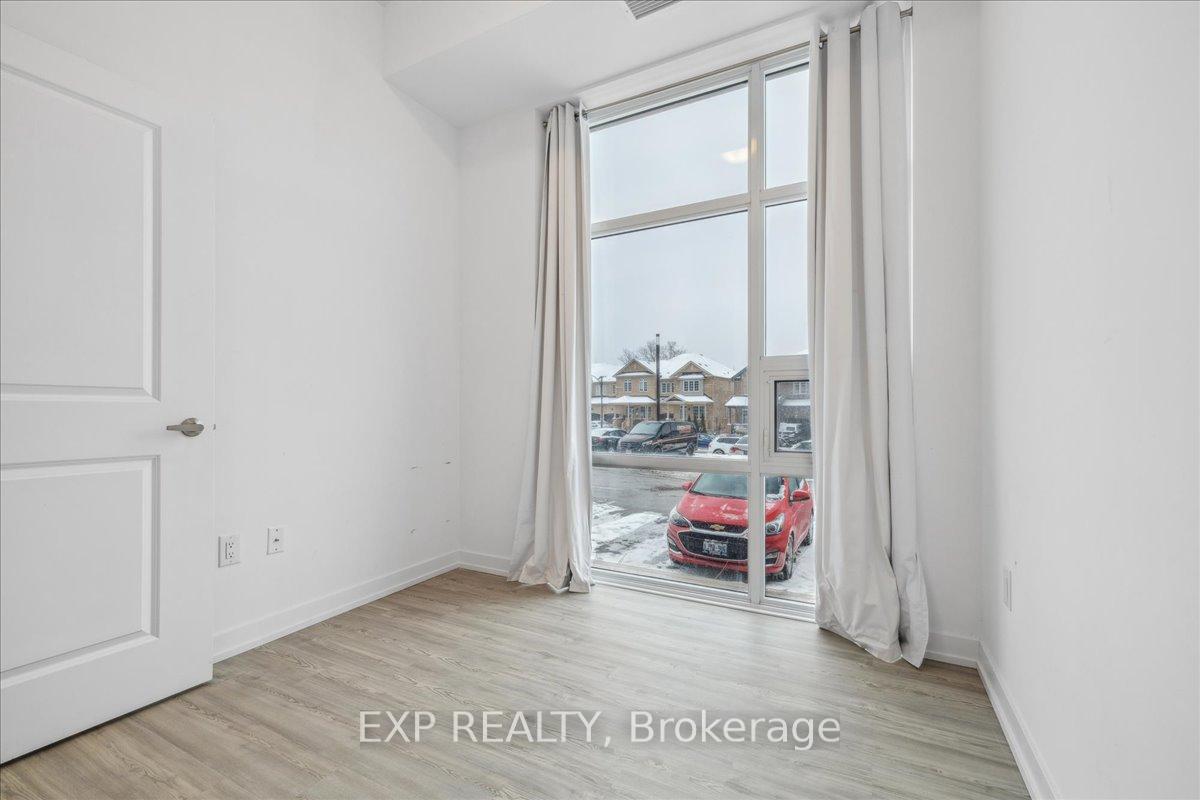 2 Bedrooms Condo at 450 Dundas,  Hamilton For sale
