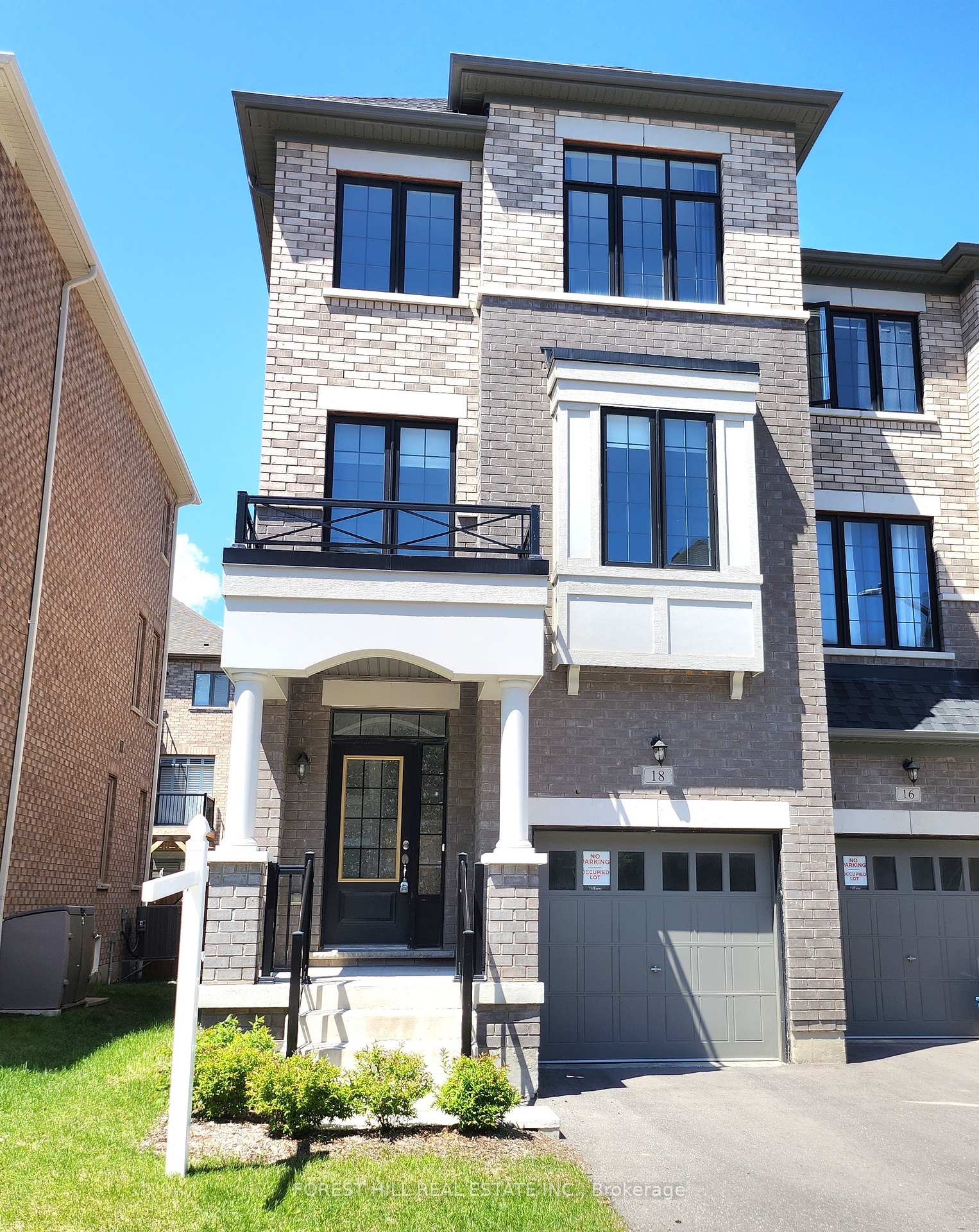 18 Kingfisher Way, Whitby, ON L1P 0K3