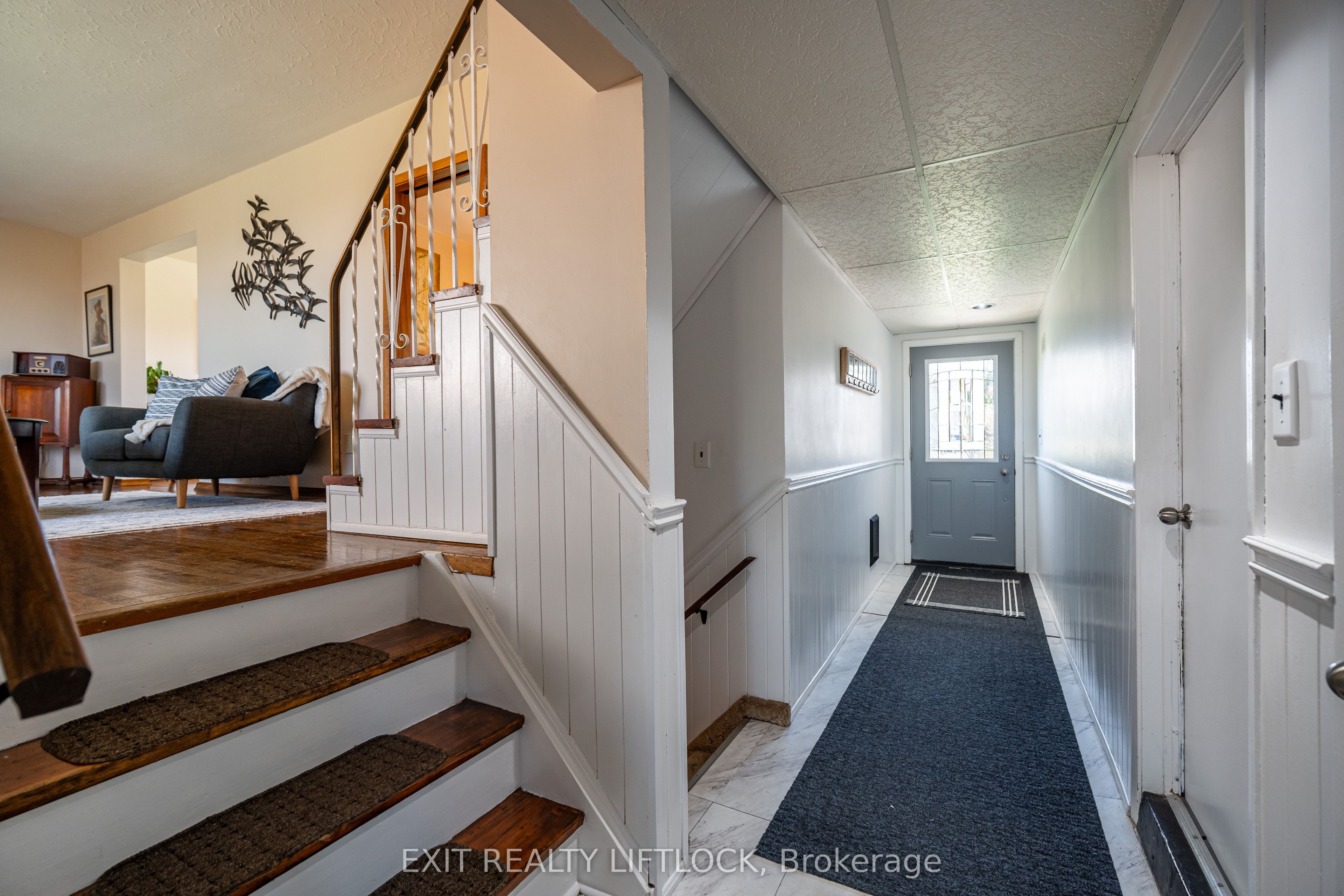 110 Labrador Drive