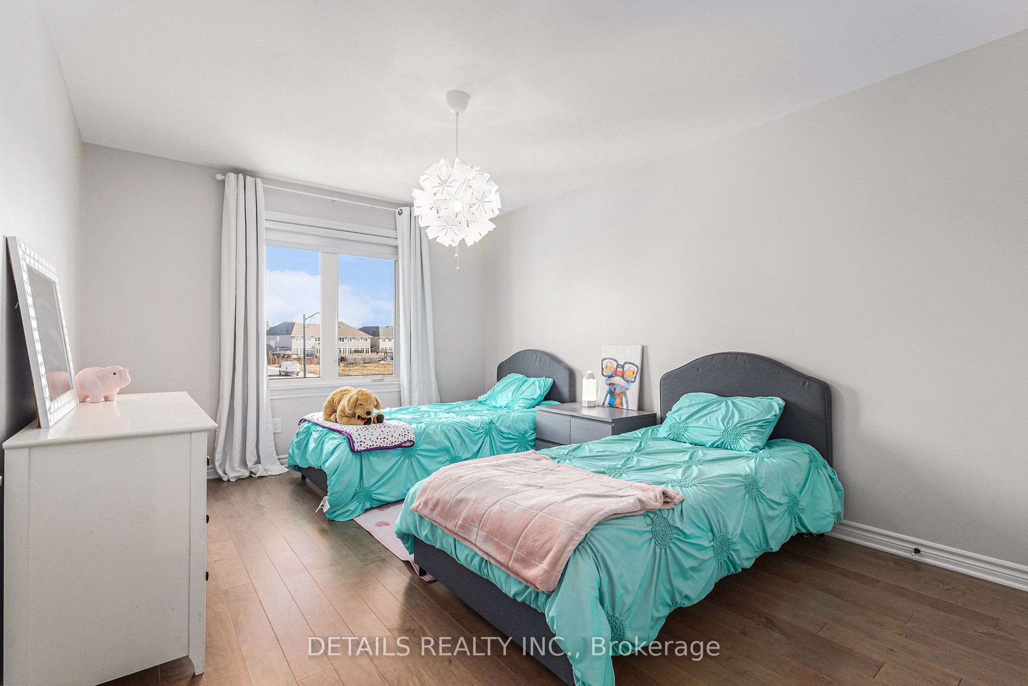 480 Famille Laporte Avenue, Orleans - Cumberland and Area 1110 - Camelot