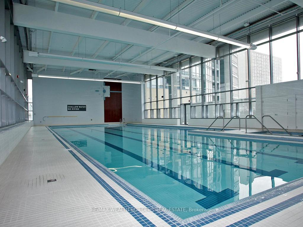 3 Bedrooms Condo at 35 Mariner,  Toronto For sale