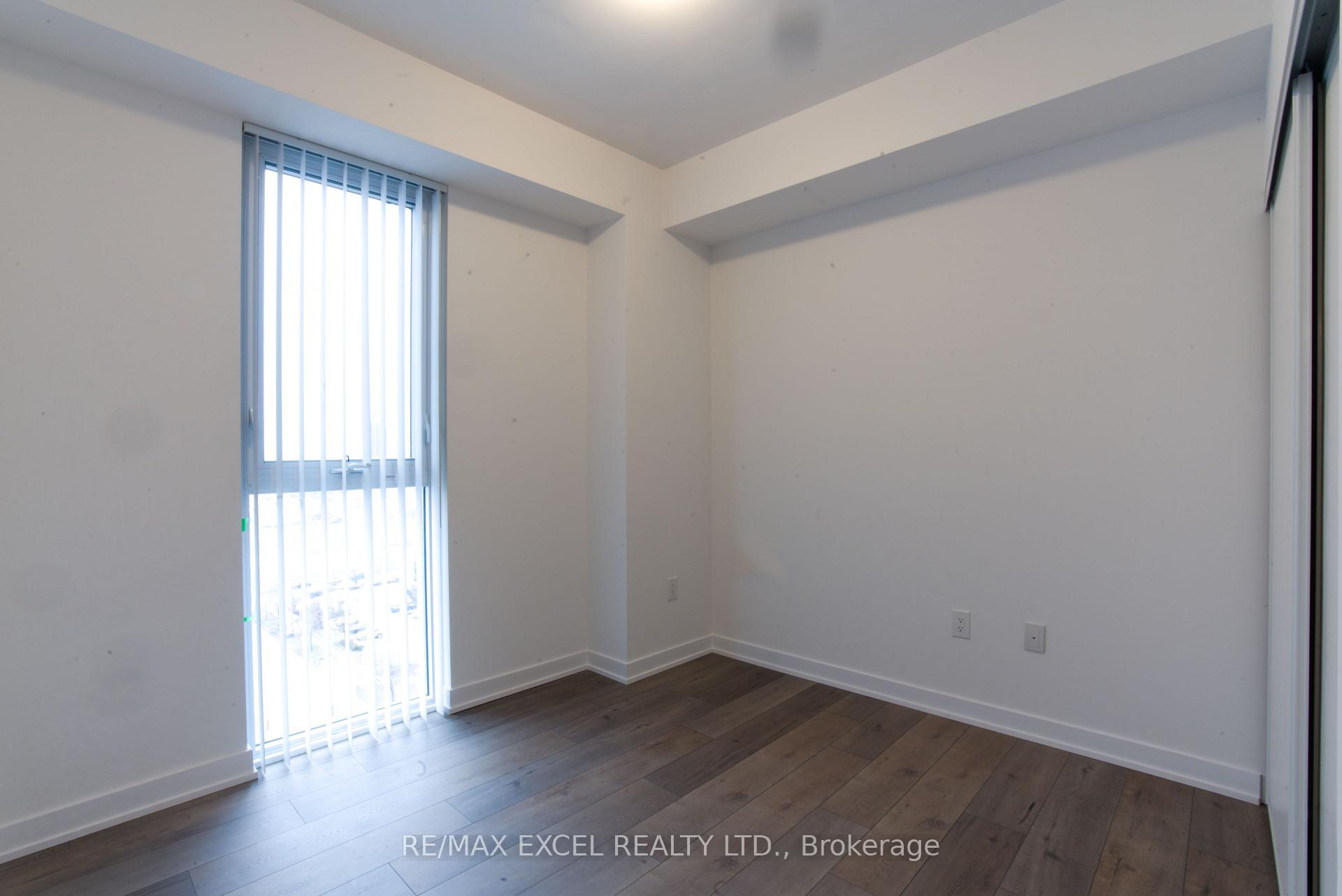 1 Bedroom Condo at 38 Honeycrisp, Vaughan For sale
