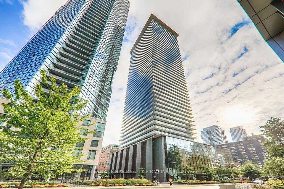 33 Charles