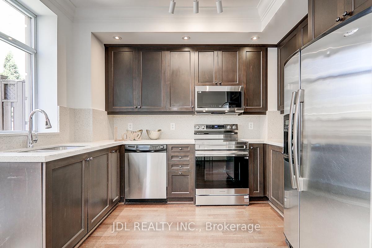 3 Bedrooms Condo at 934 Mount Pleasant,  Toronto For sale