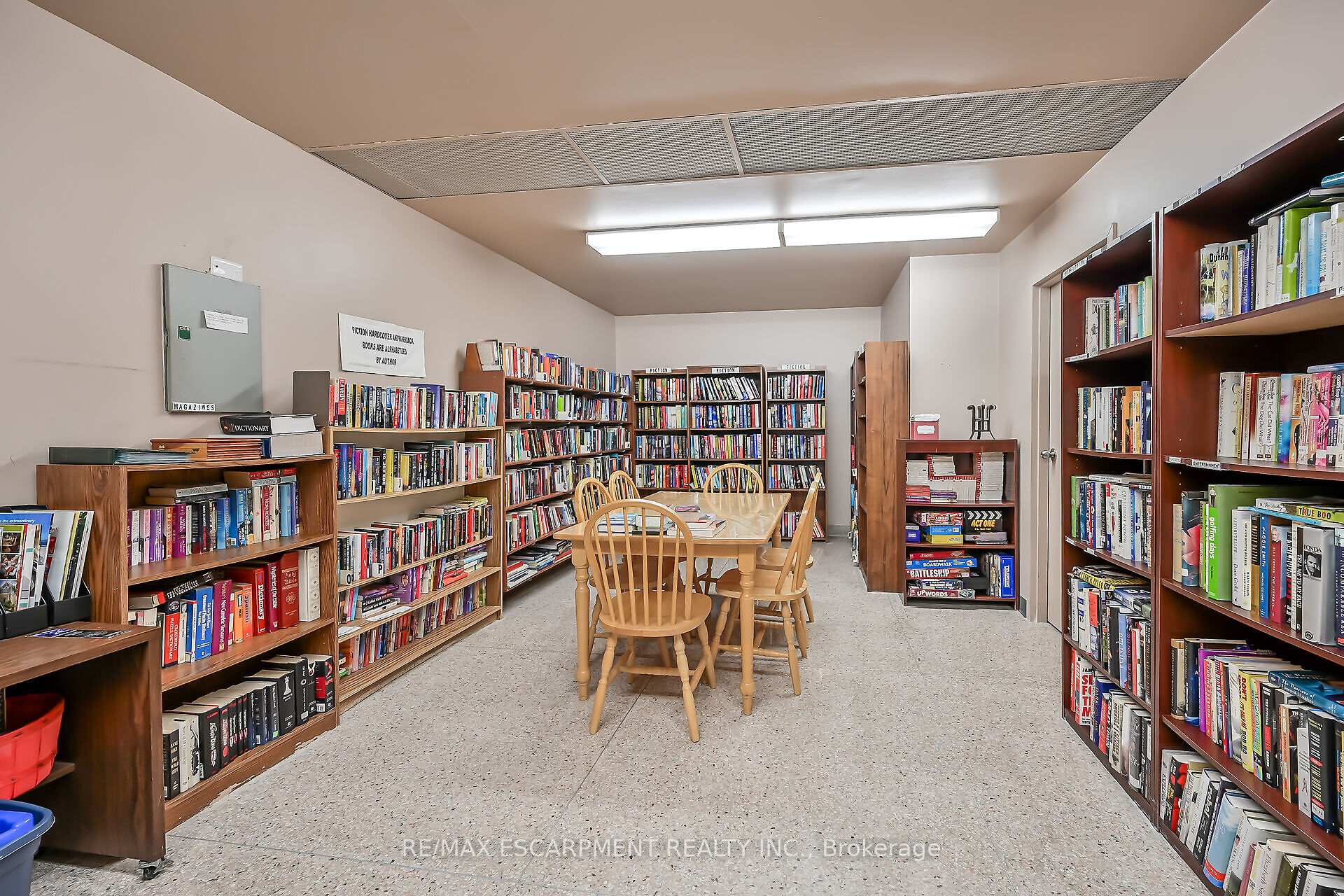3 Bedrooms Condo at 301 Frances, Hamilton For sale
