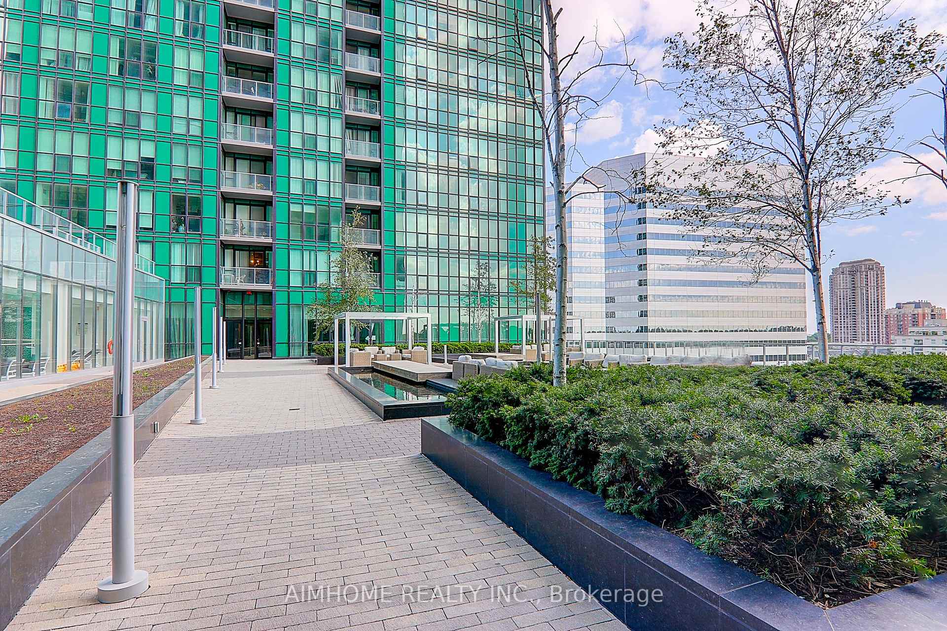 3 Bedrooms Condo at 11 Bogert, Toronto For sale