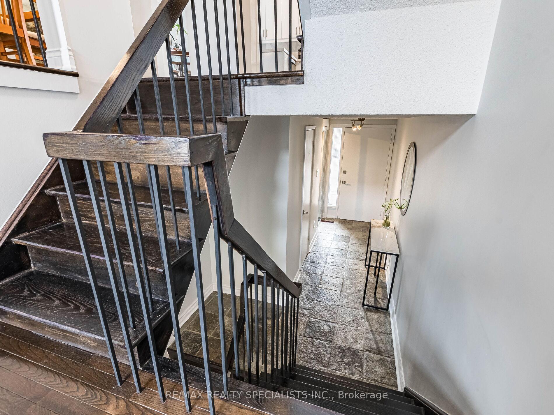 3 Bedrooms Condo at 1764 Rathburn,  Mississauga For sale