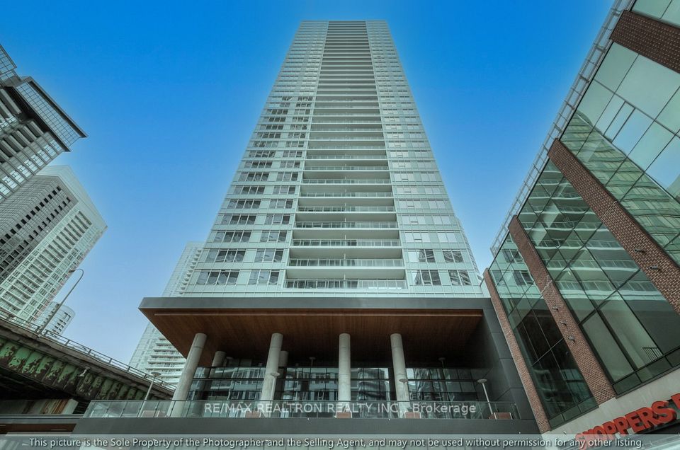 17 Bathurst Street
