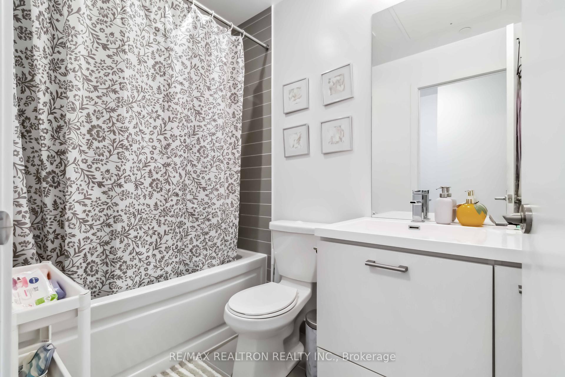1 Bedroom Condo at 87 Peter,  Toronto For sale