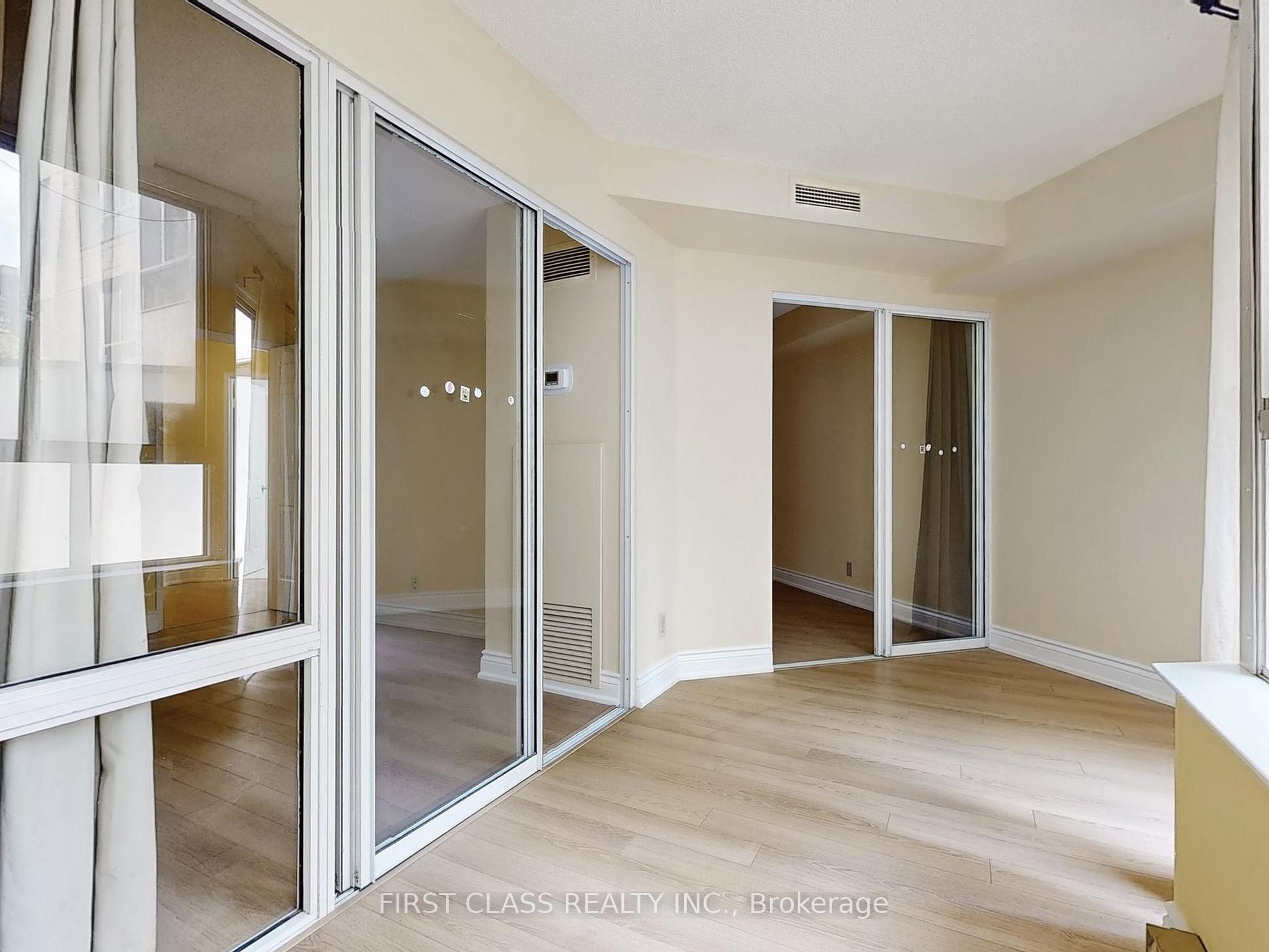 3 Bedrooms Condo at 717 Bay, Toronto For sale