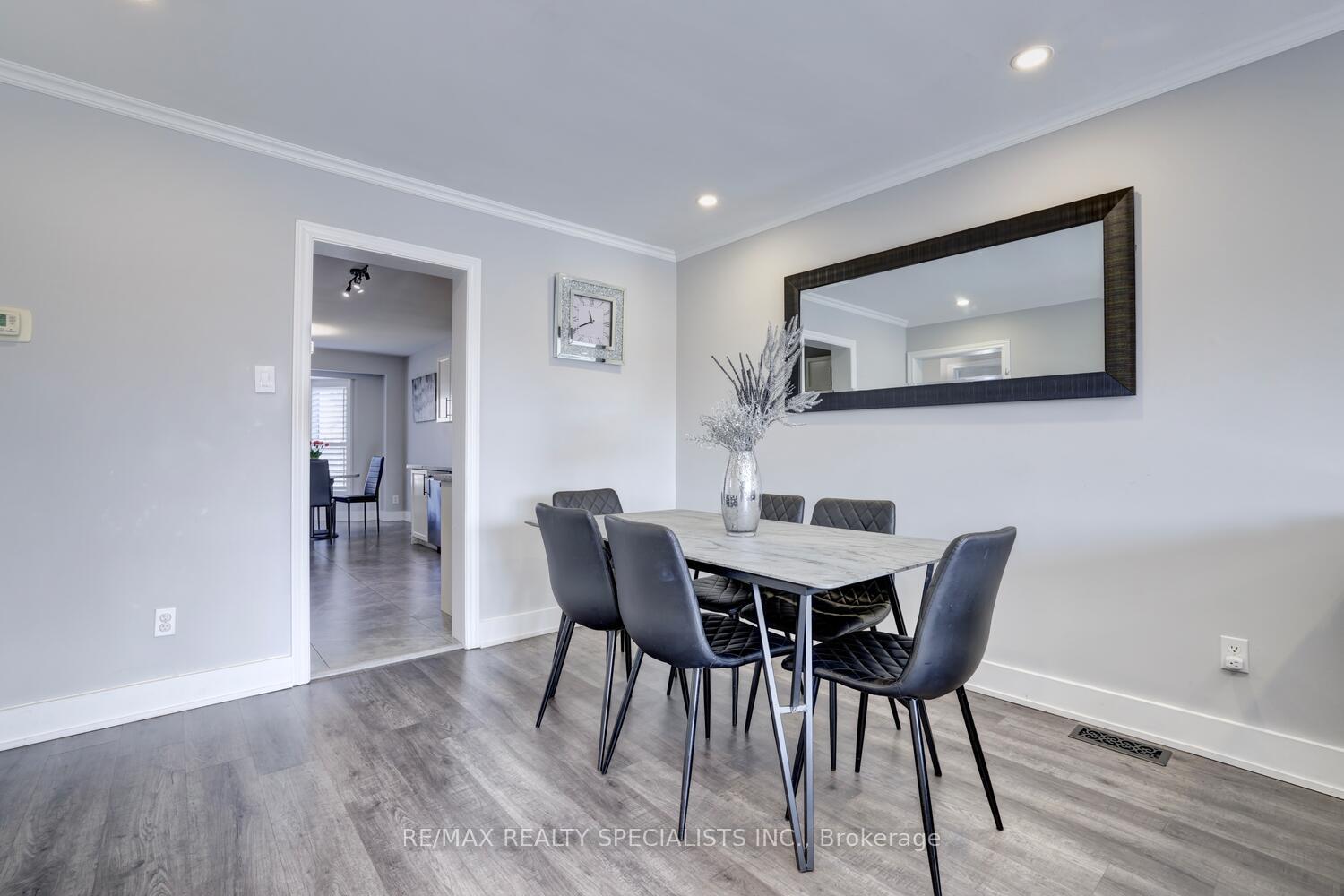 3 Bedrooms Condo at 3265 South Millway, Mississauga For sale