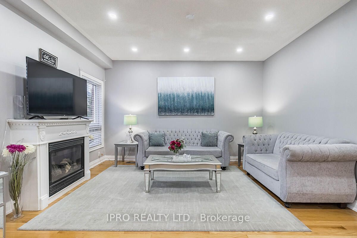 307 Teetzel Drive, Milton, ON L9T 0B1