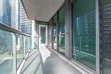 1 Bedroom Condo at 19 Grand Trunk, Toronto For sale