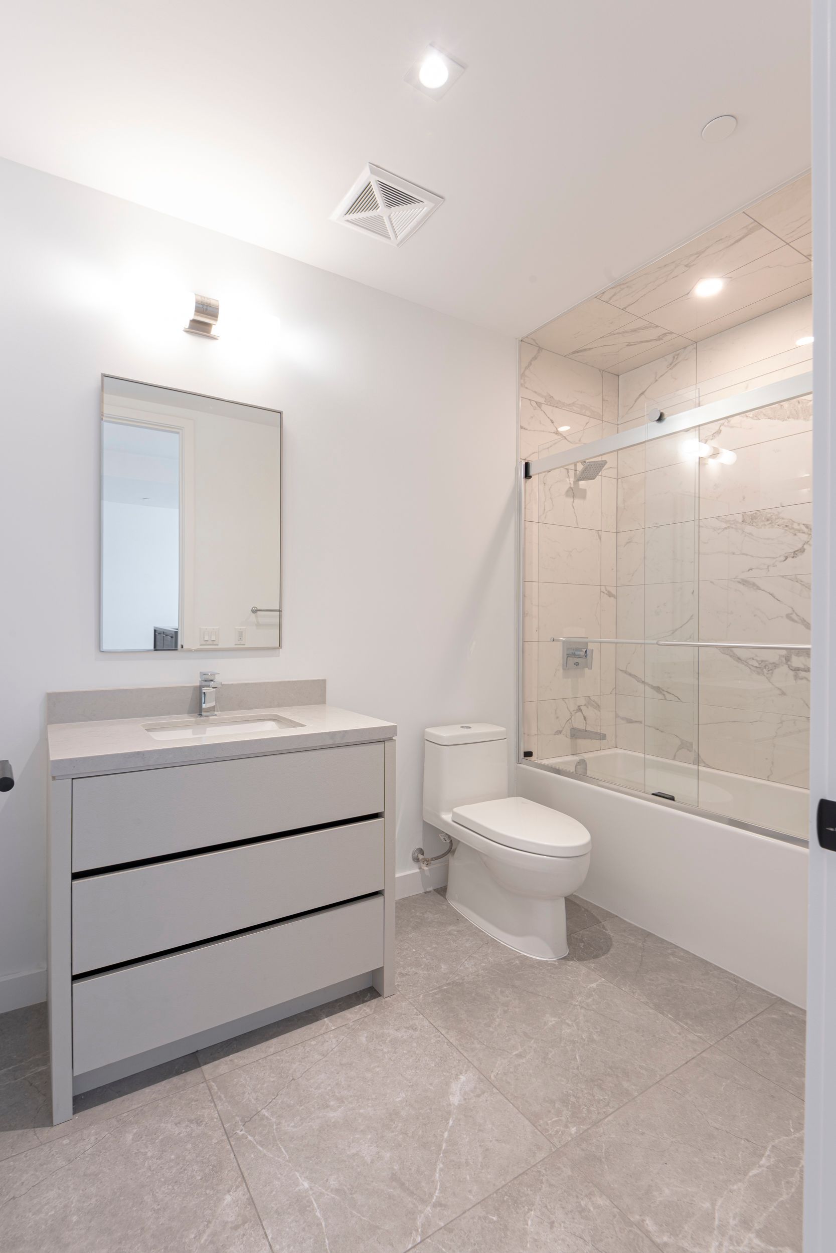 215 Lonsdale Road 1806