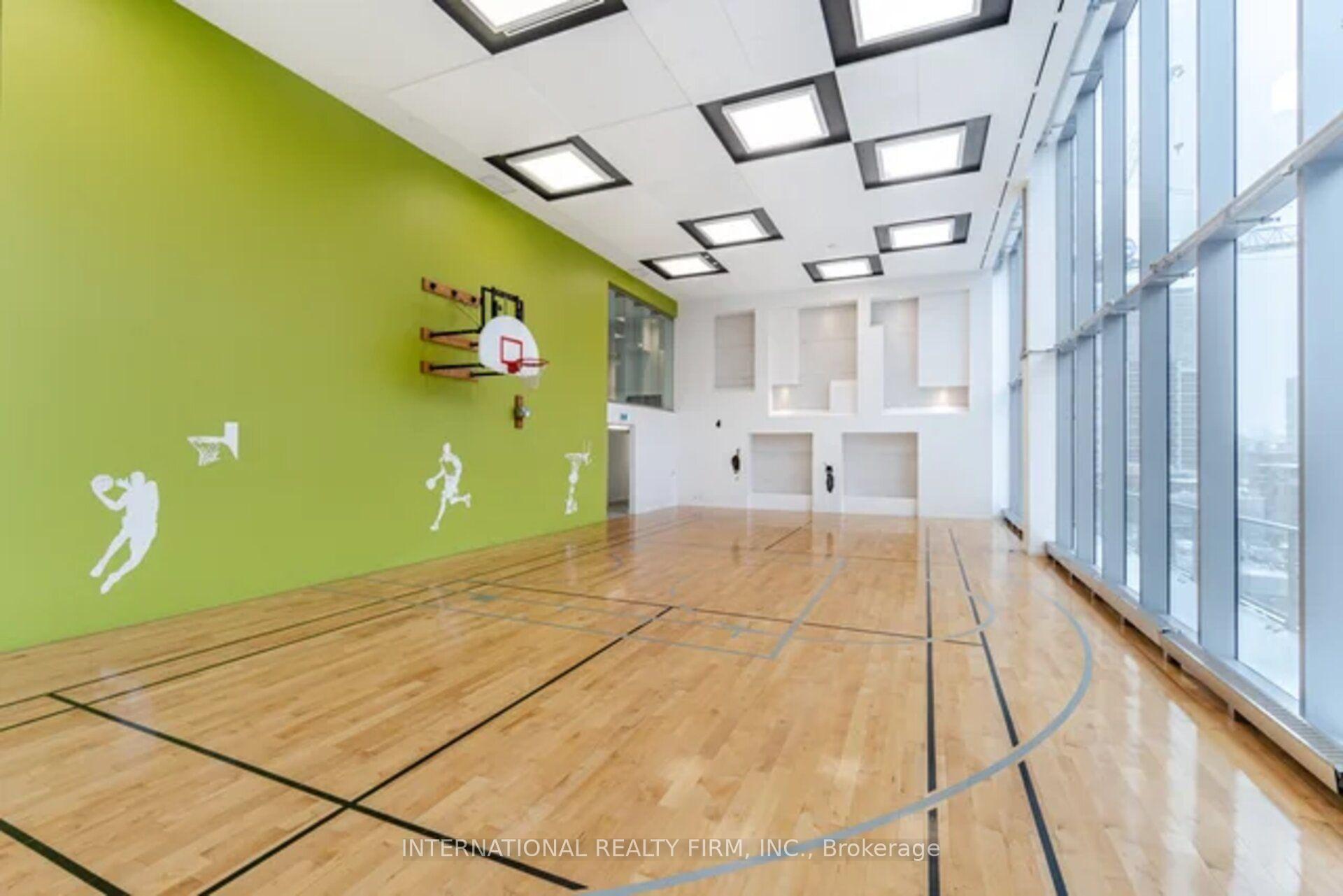 2 Bedrooms Condo at 99 Broadway, Toronto For sale
