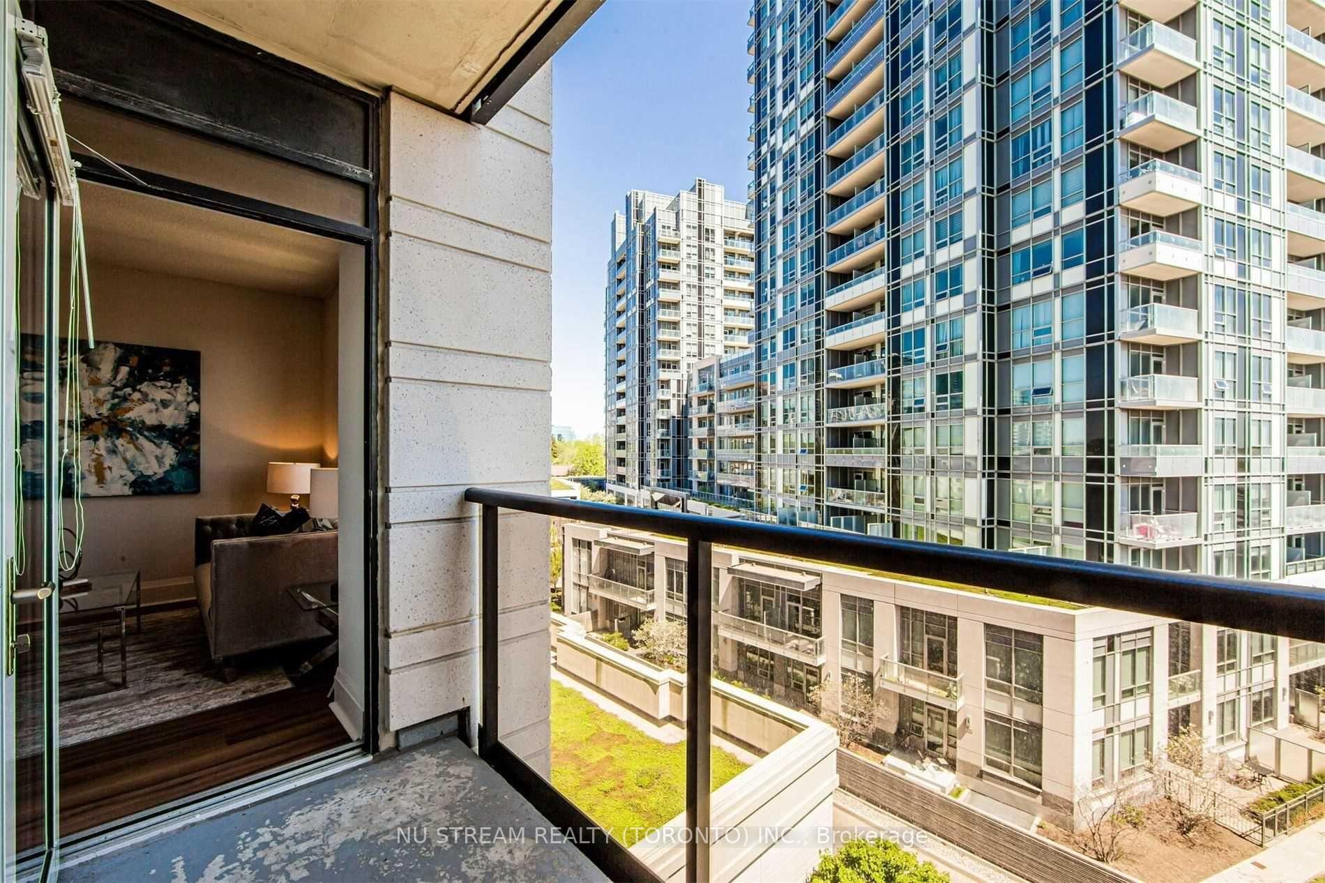 2 Bedrooms Condo at 100 Harrison Garden,  Toronto For sale