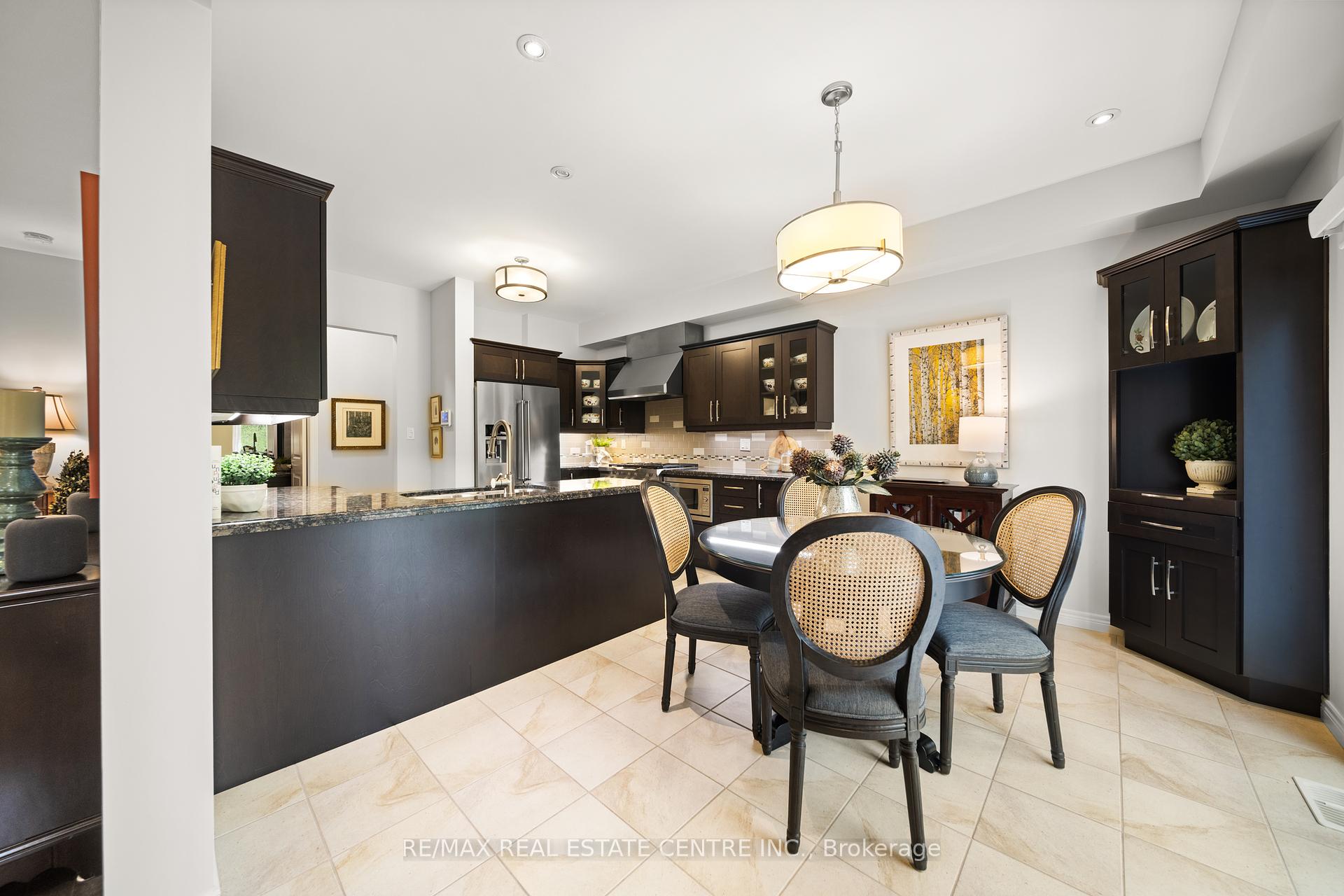 3 Bedrooms Condo at 441 Stonehenge, Hamilton For sale