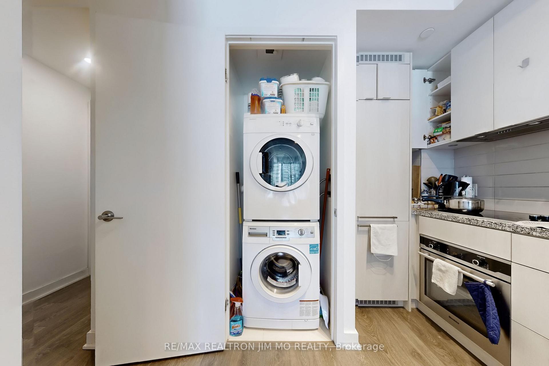1 Bedroom Condo at 125 Blue Jays,  Toronto For sale