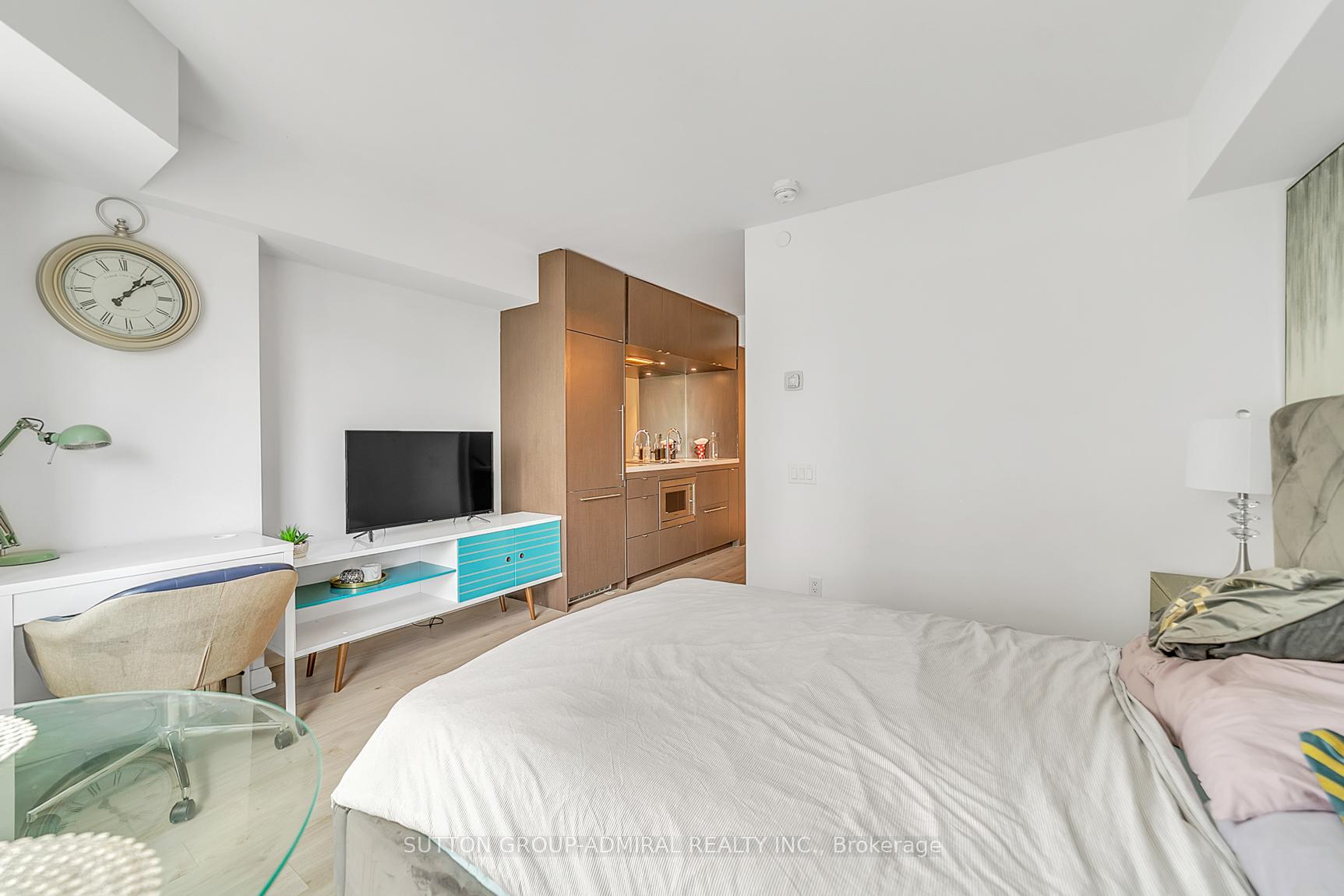 Condo at 155 YORKVILLE, Toronto For sale
