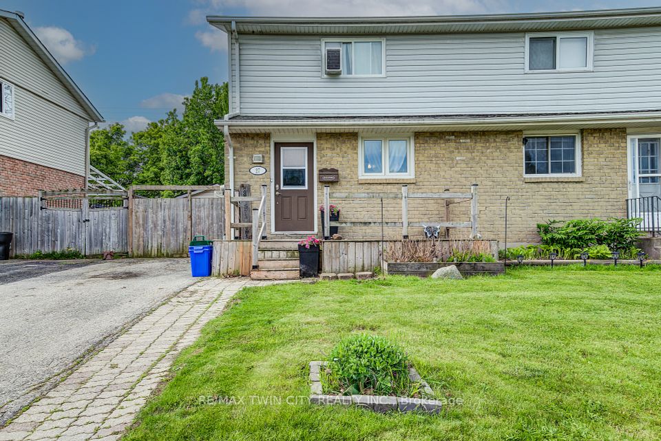 27 Meadow Woods