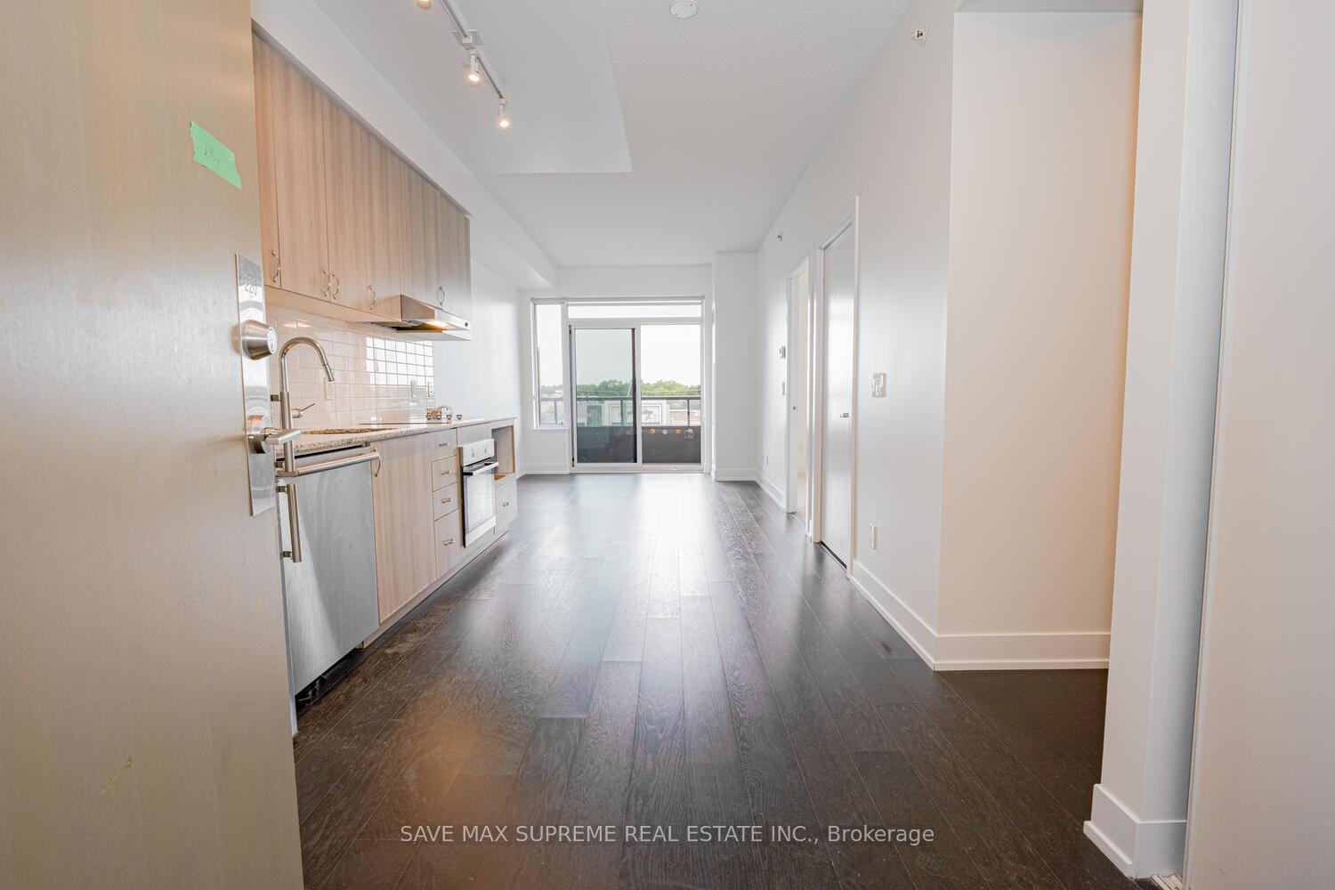2 Bedrooms Condo at 7 Kenaston, Toronto For sale