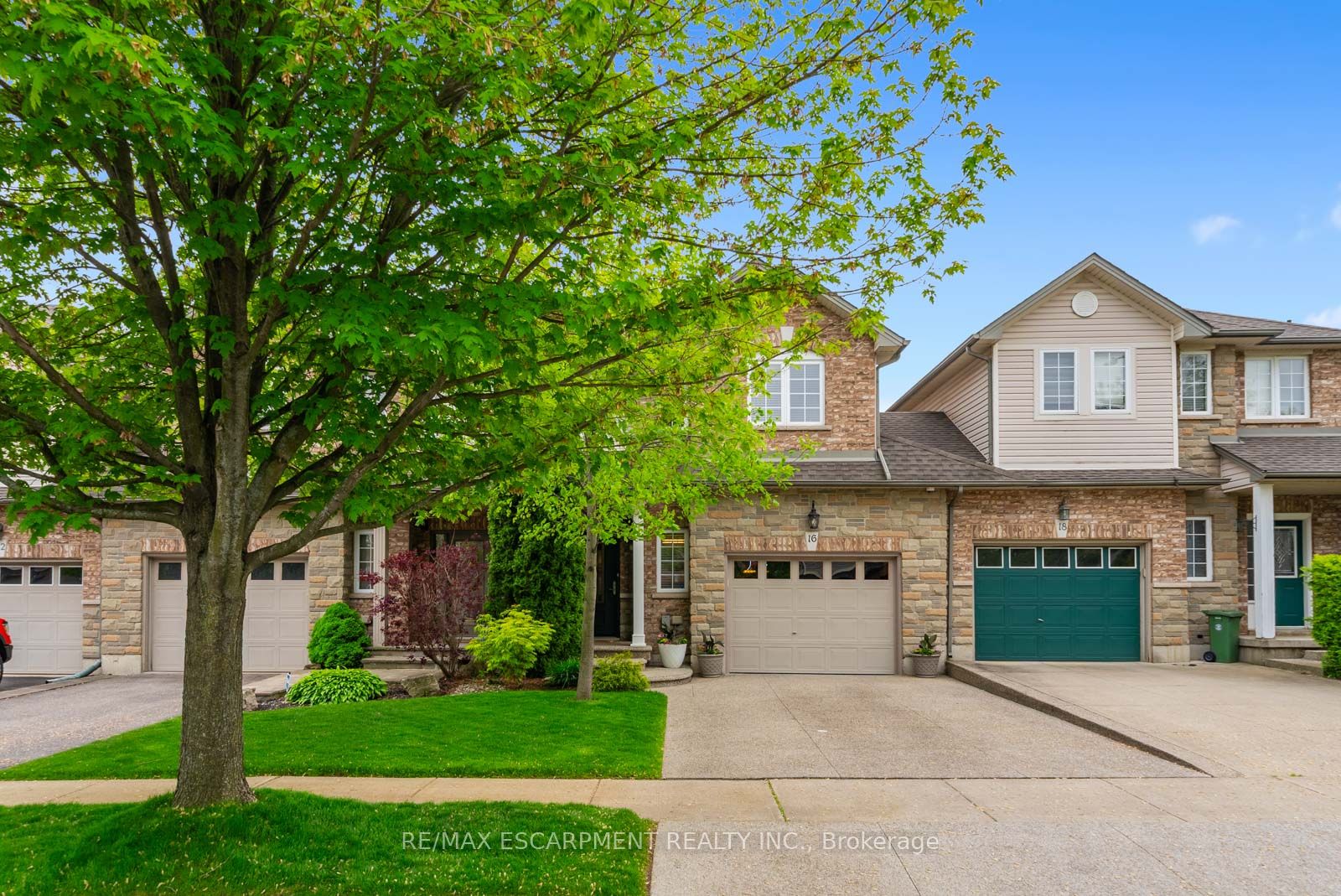16 OLIVIA Place