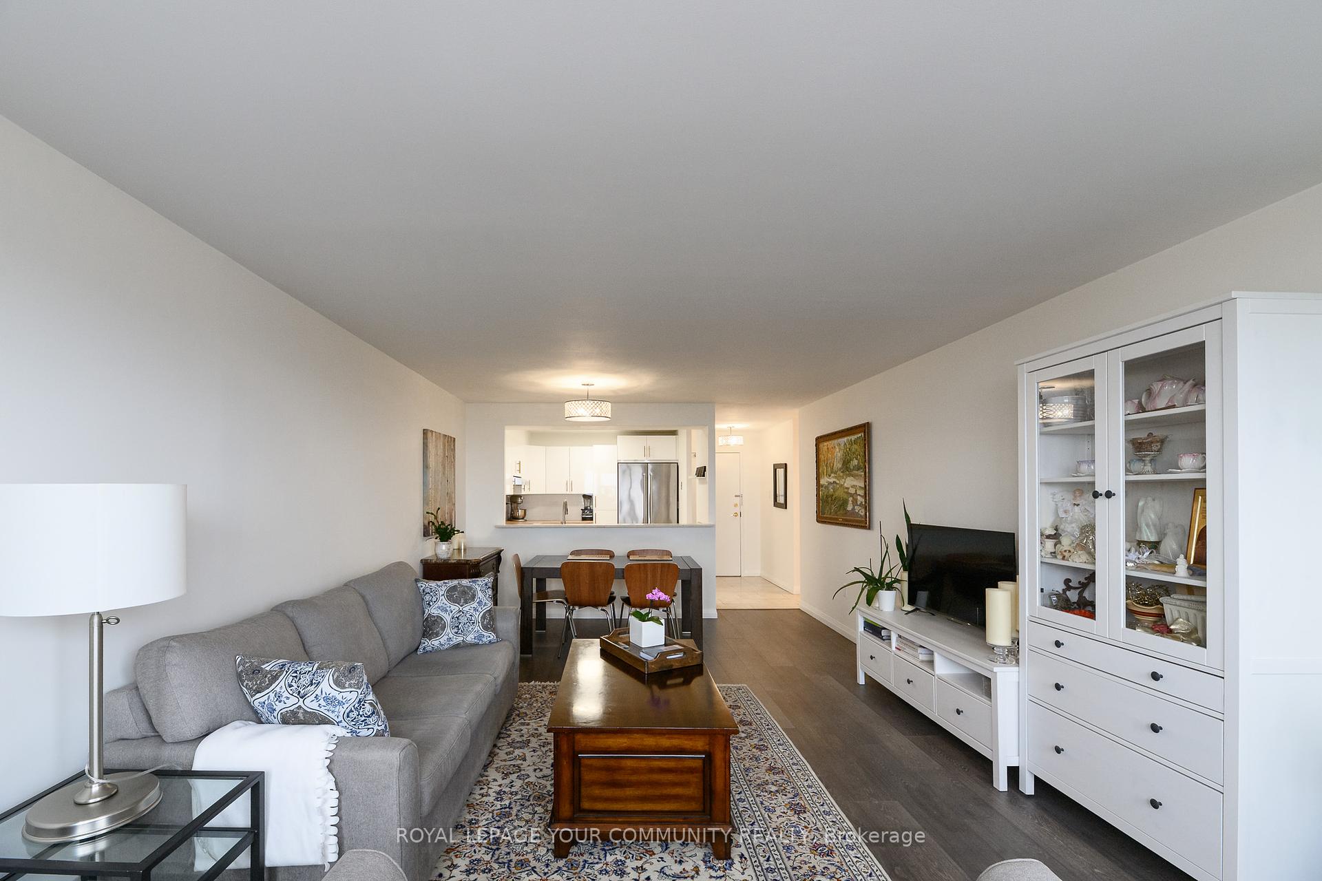 2 Bedrooms Condo at 3845 Lake Shore,  Toronto For sale