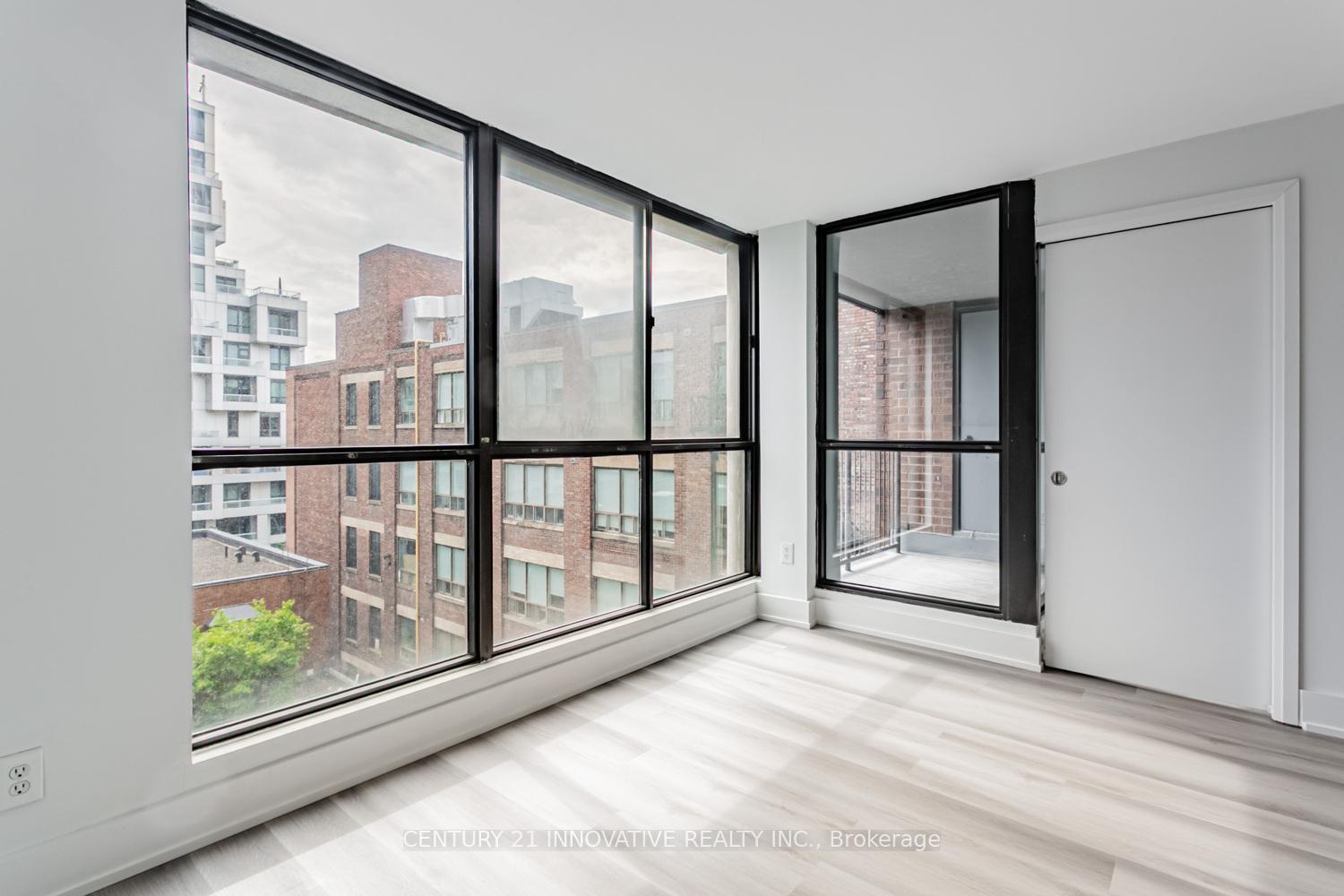 3 Bedrooms Condo at 188 Spadina, Toronto For sale