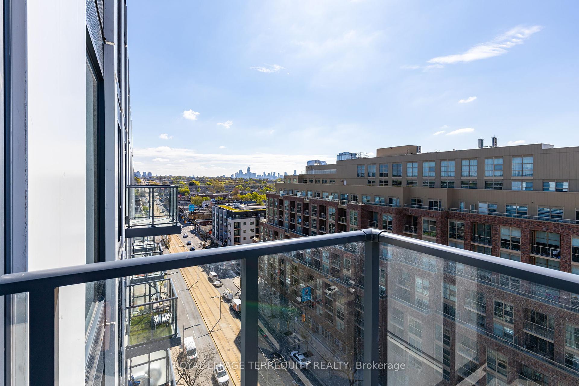 3 Bedrooms Condo at 1808 St Clair, Toronto For sale