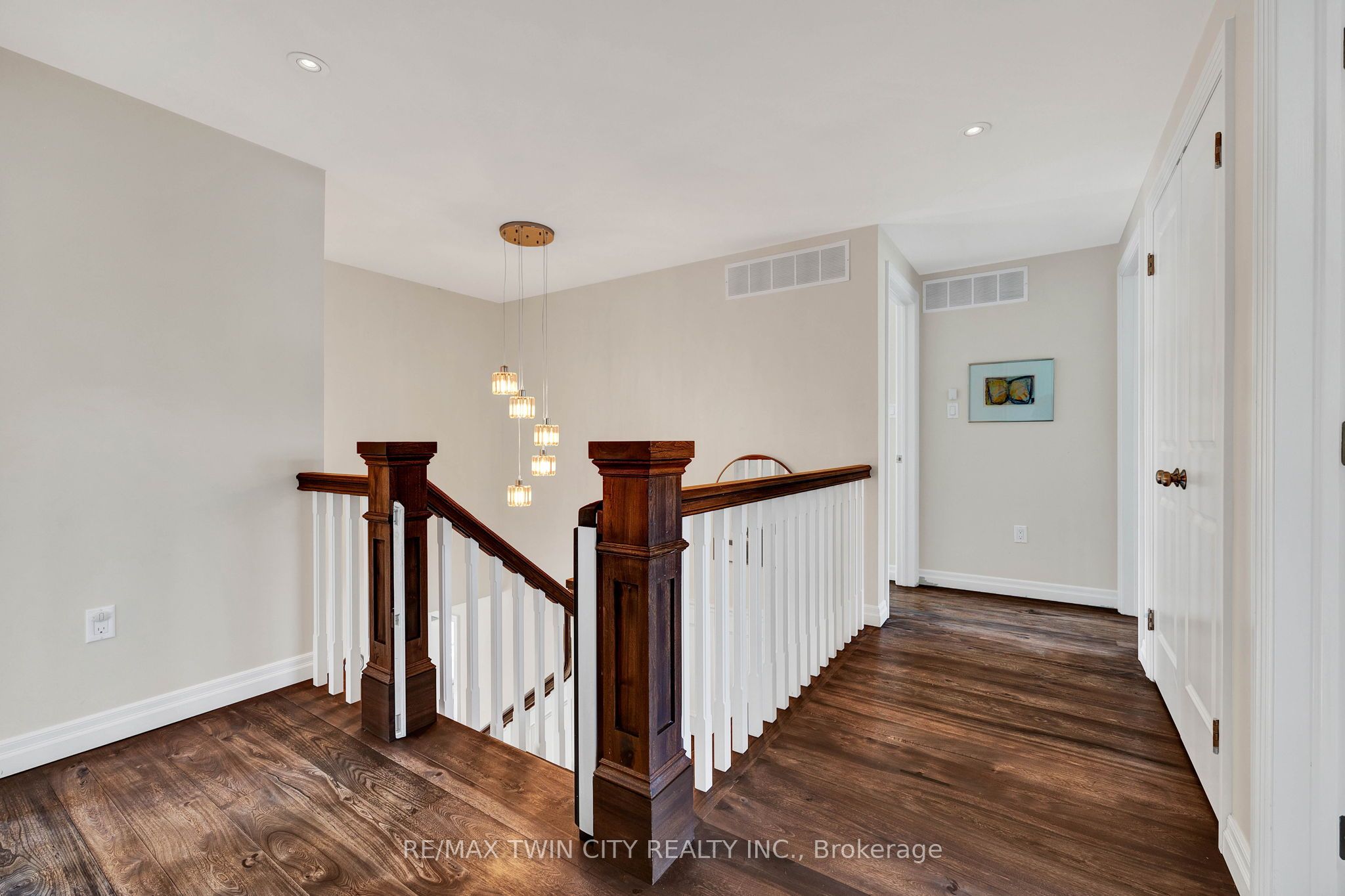 7 Huntley Crescent