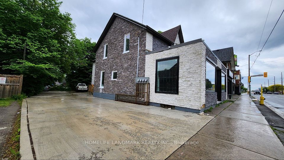 325 Simcoe