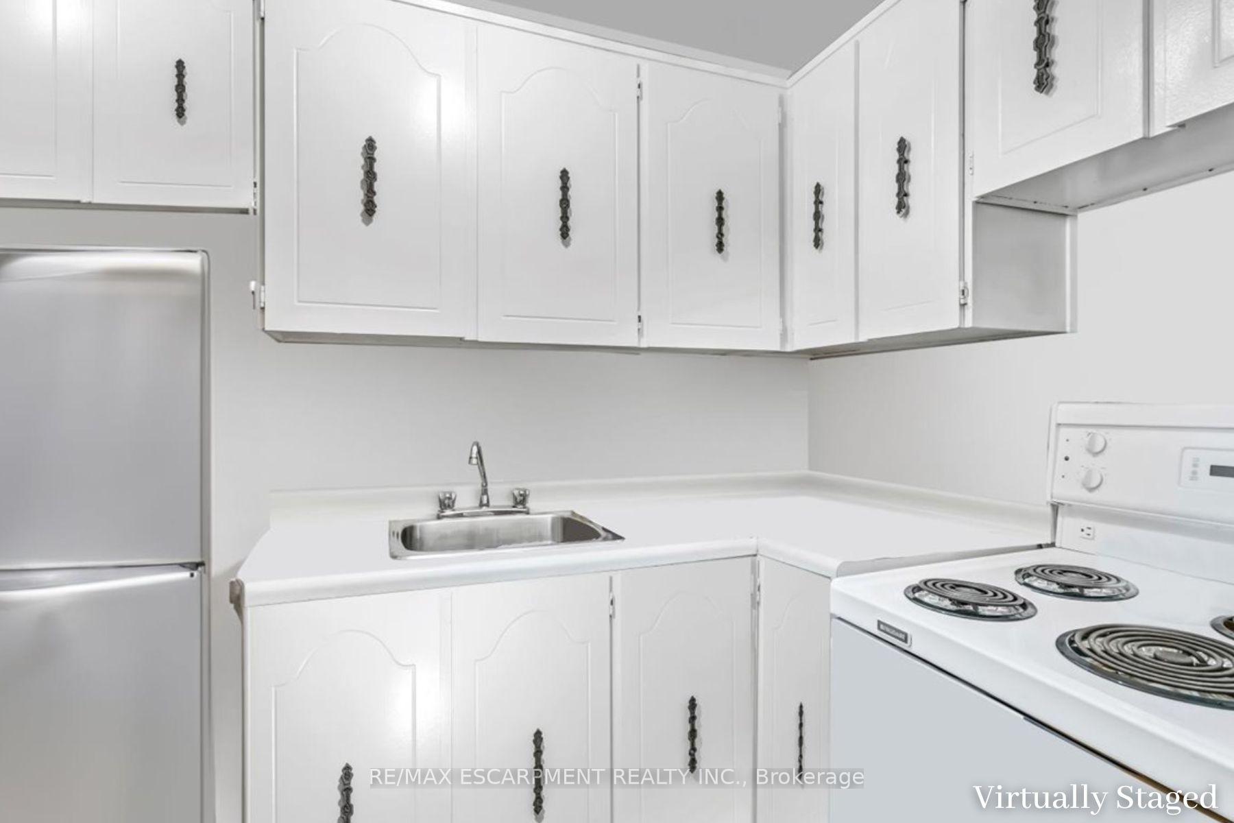 1 Bedroom Condo at 150 CHARLTON,  Hamilton For sale