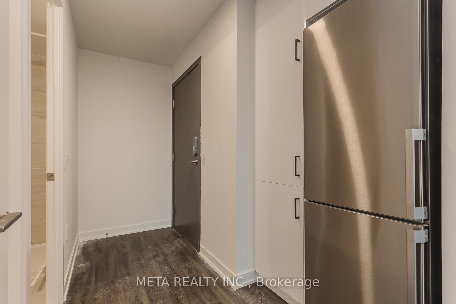 2 Bedrooms Condo at 9 Tecumseth, Toronto For sale