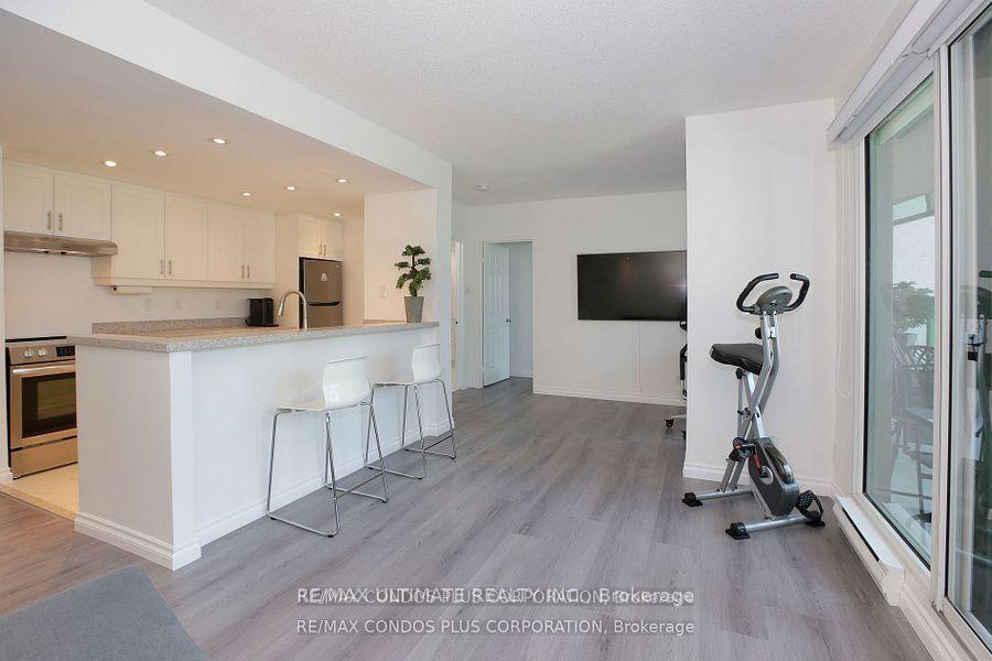 1 Bedroom Condo at 77 Harbour, Toronto For sale