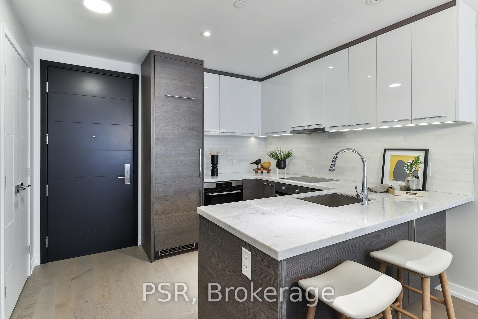 2 Bedrooms Condo at 488 University Ave, Toronto For sale