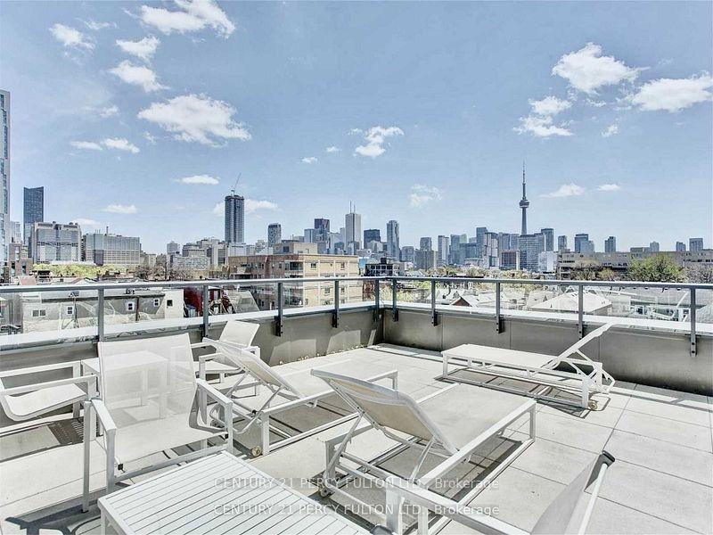 2 Bedrooms Condo at 297 College, Toronto For sale