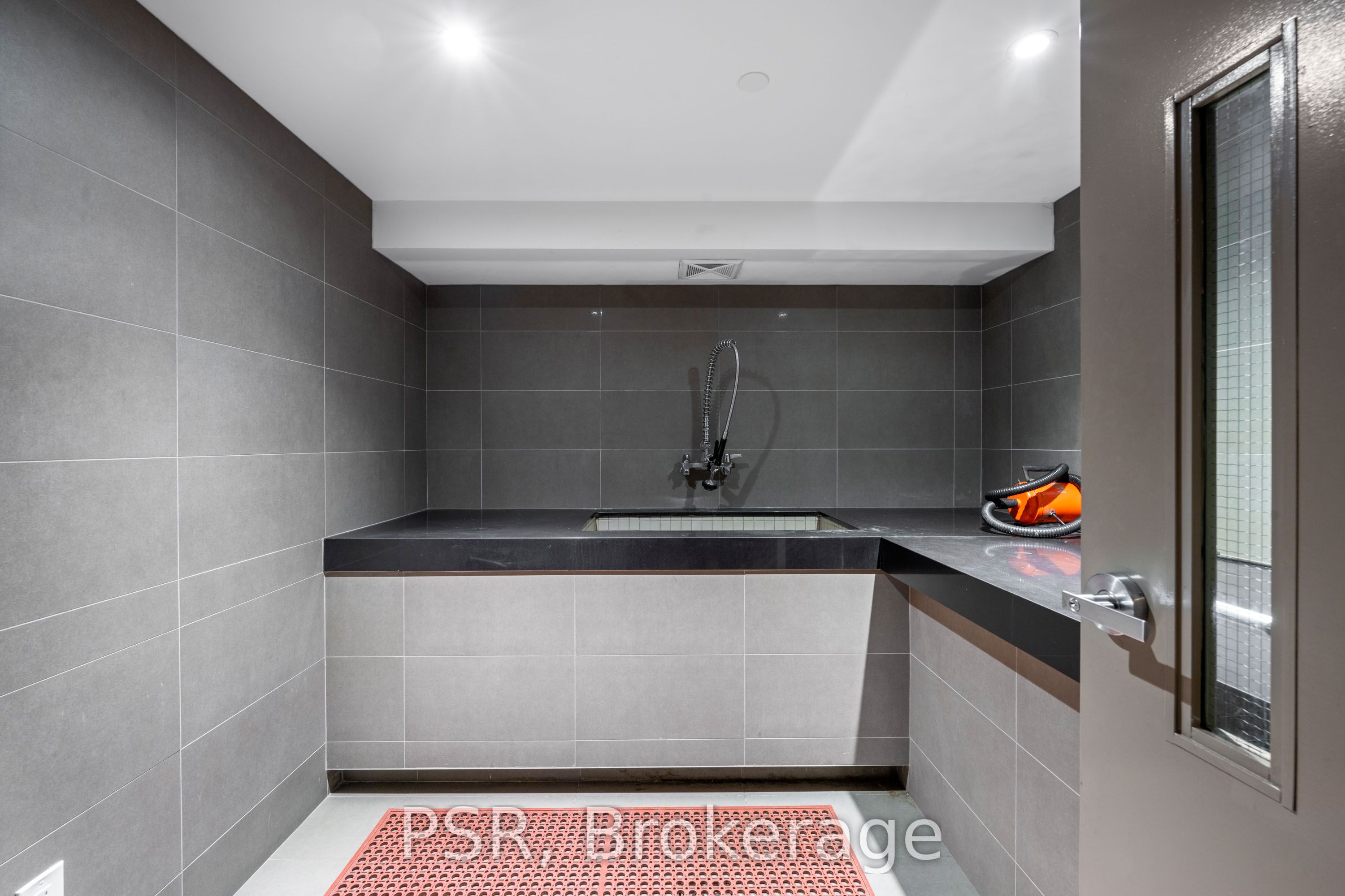 11 Ordnance Street, #1111