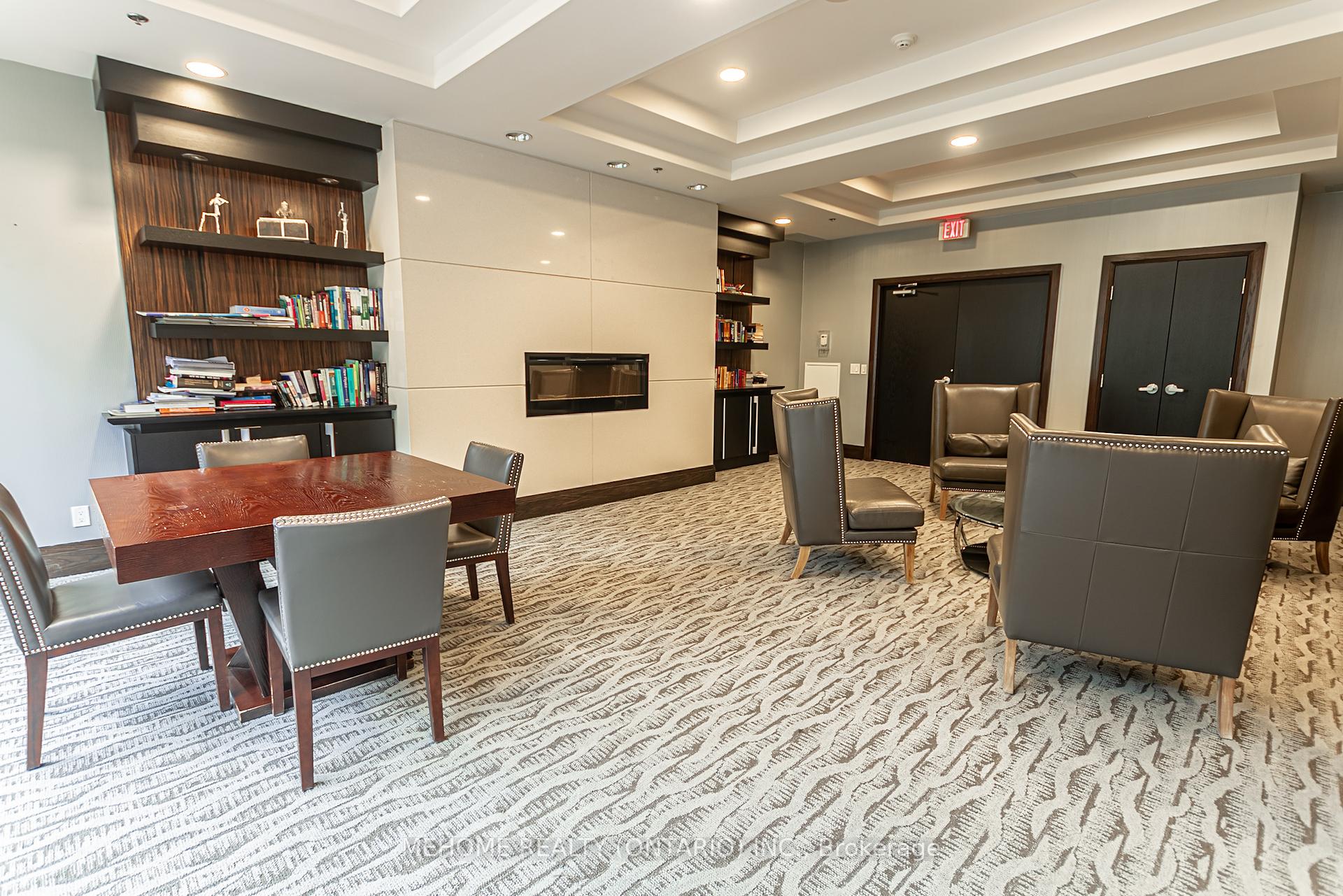 3 Bedrooms Condo at 19 Grand Trunk, Toronto For sale