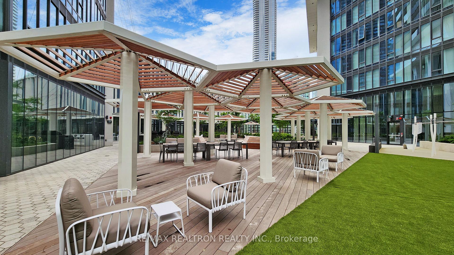 2 Bedrooms Condo at 138 Downes, Toronto For sale