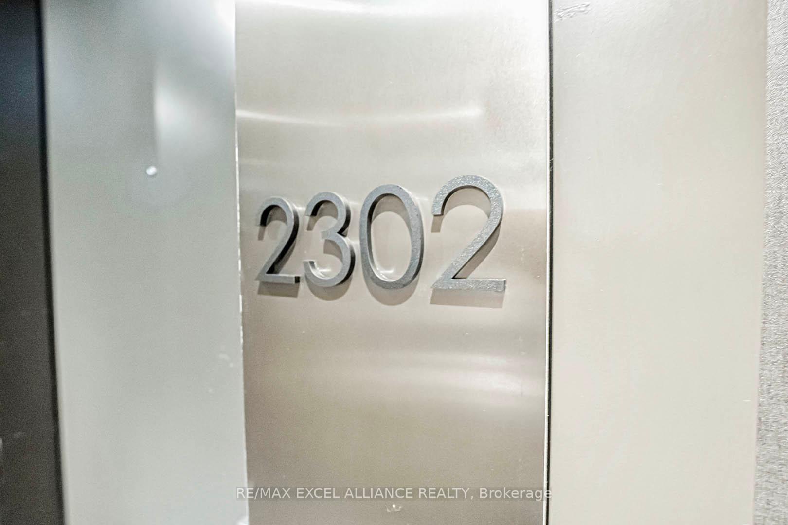 2 Bedrooms Condo at 8 Cumberland,  Toronto For sale